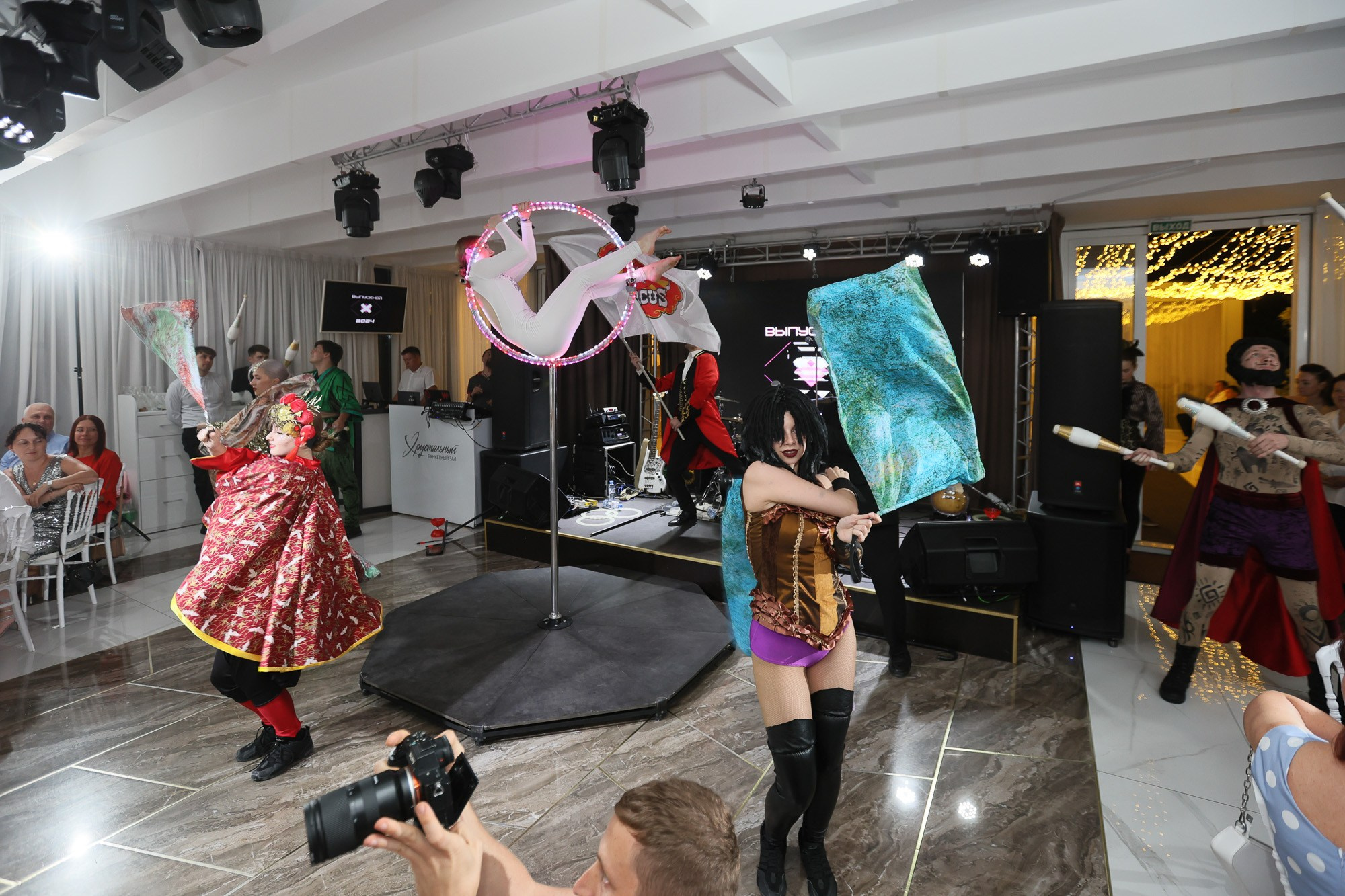 Выпускной вечер в Севастопольской гимназии № 1 имени А. С. Пушкина. Свадебный фотограф, фотосъемка в Крыму, Севастополе, Симферополе, Ялте