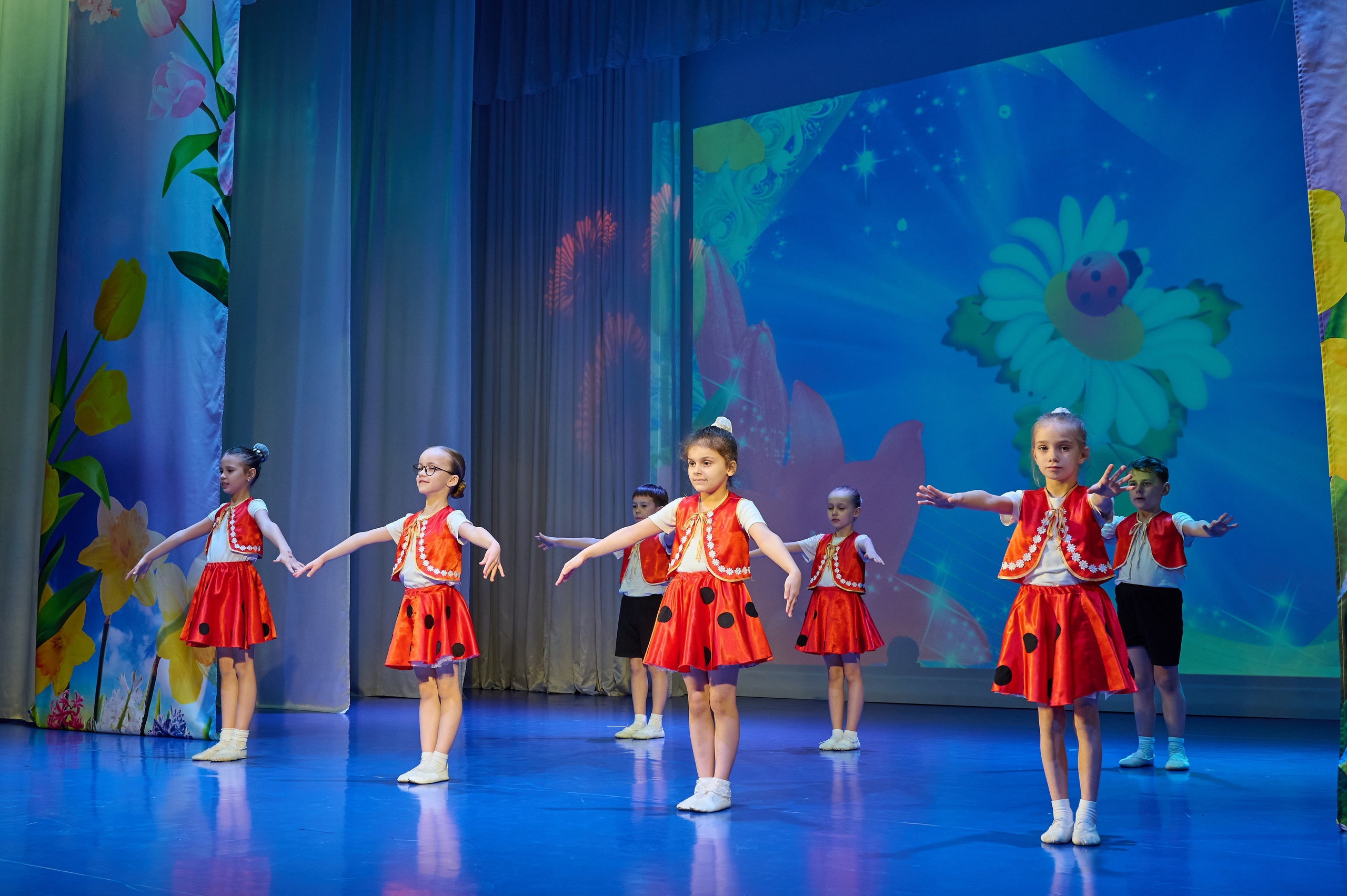 8 марта Марьина роща. Жизнь курорта Кабардинка в фотографиях