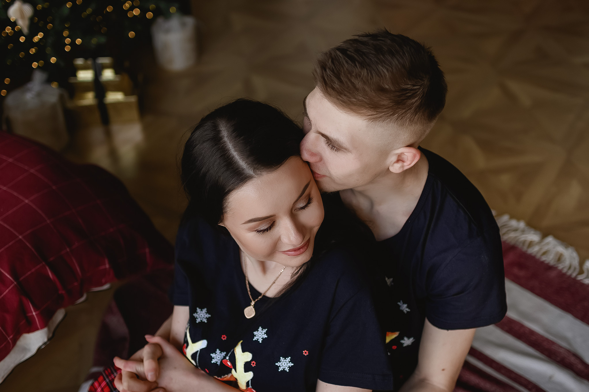 Новогодняя фотосессия в нарядной фотостудии. Юлия Басня семейный и свадебный фотограф в Донецке