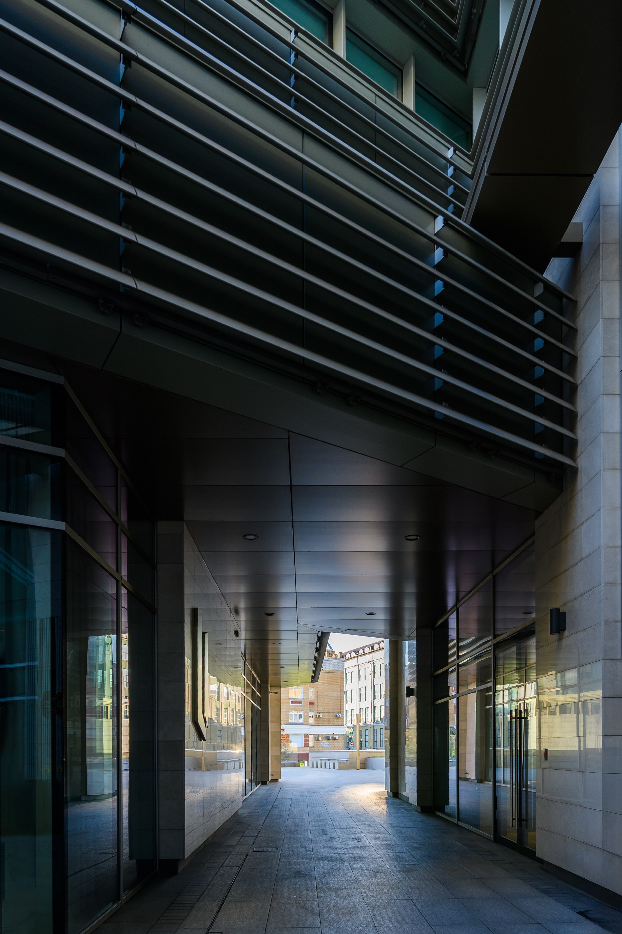 Геометрия фасада URBAN — крупный план архитектурных элементов