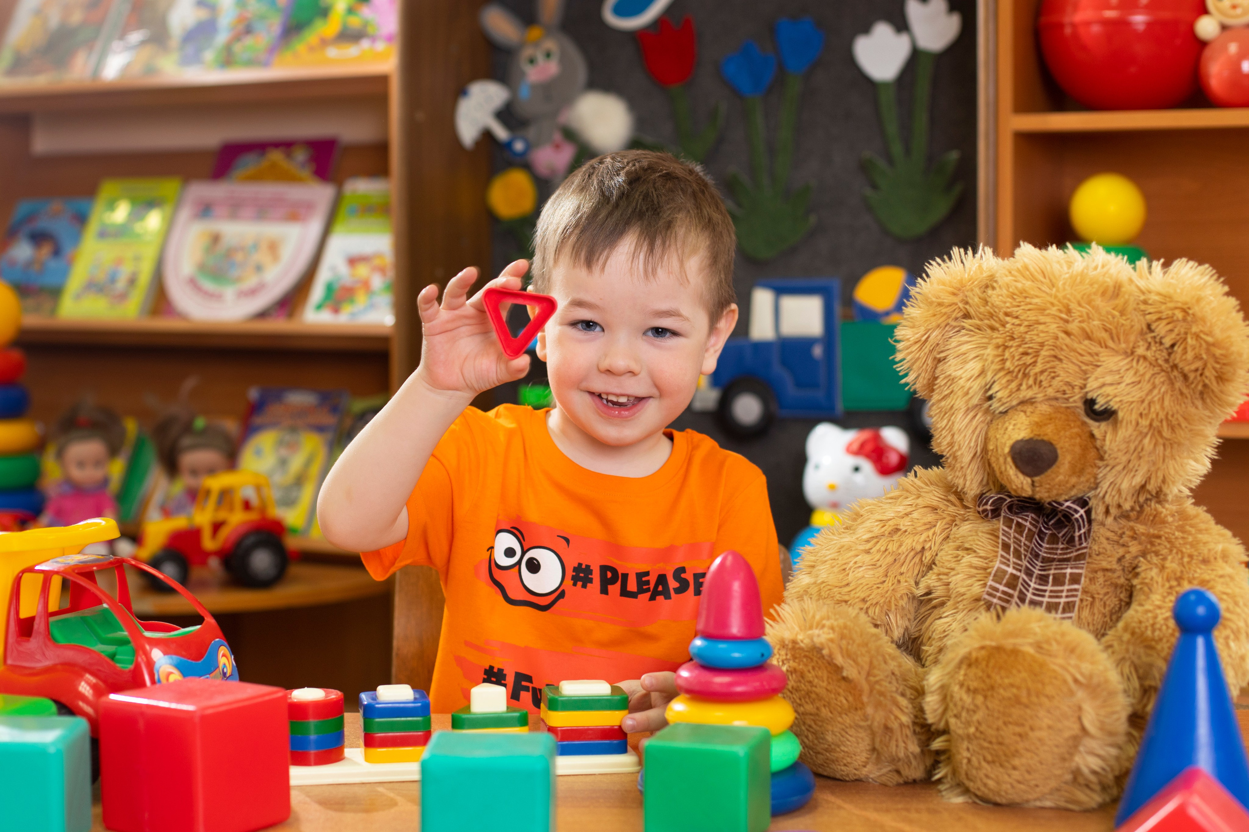 Один день в детском саду. ВЫПУСКНЫЕ АЛЬБОМЫ для детского сада и школы Санкт-Петербург и Лен. область