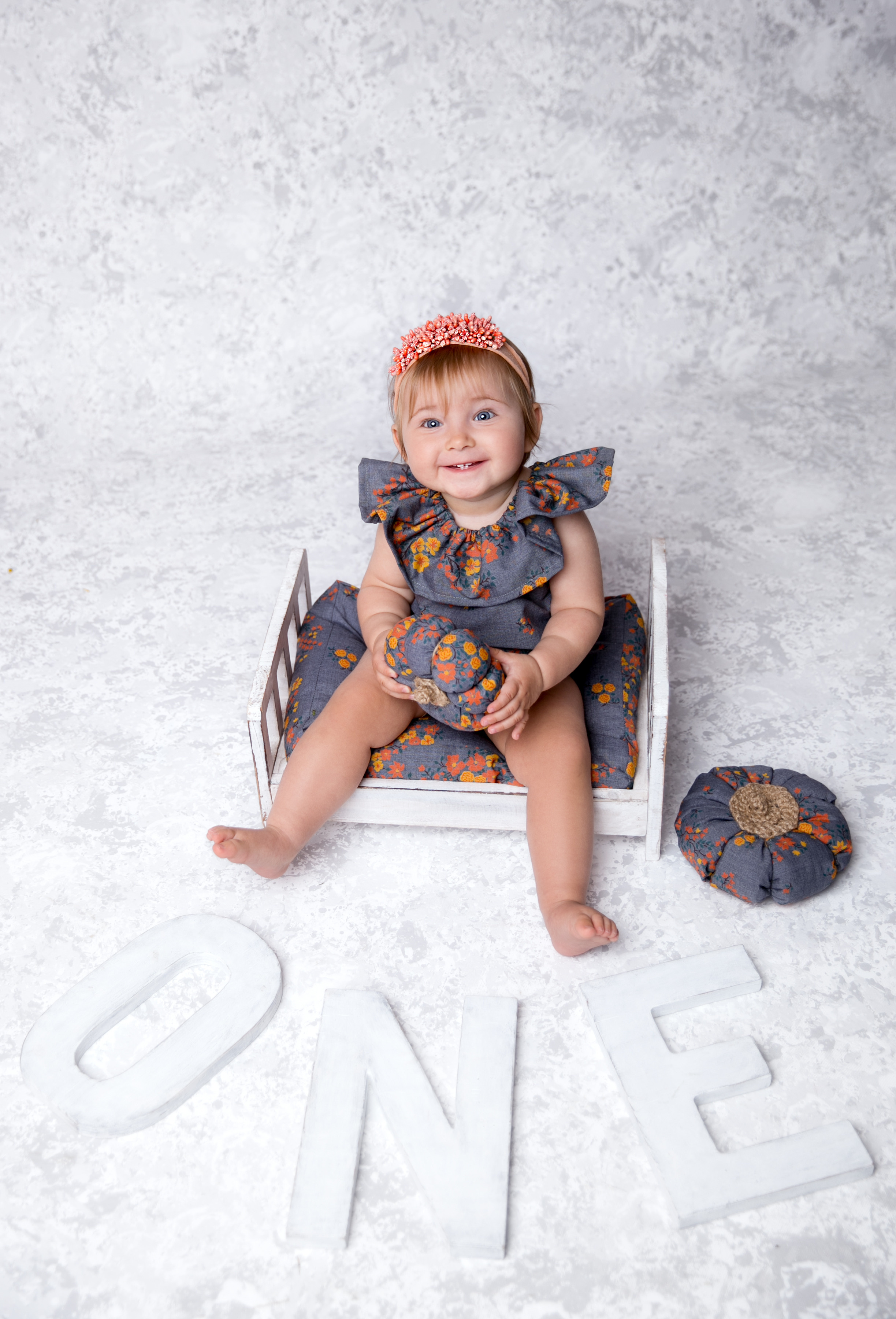 Фотосессия ГОДОВАСИЕ. Фотограф новорожденных, детей до года и беременных в Симферополе