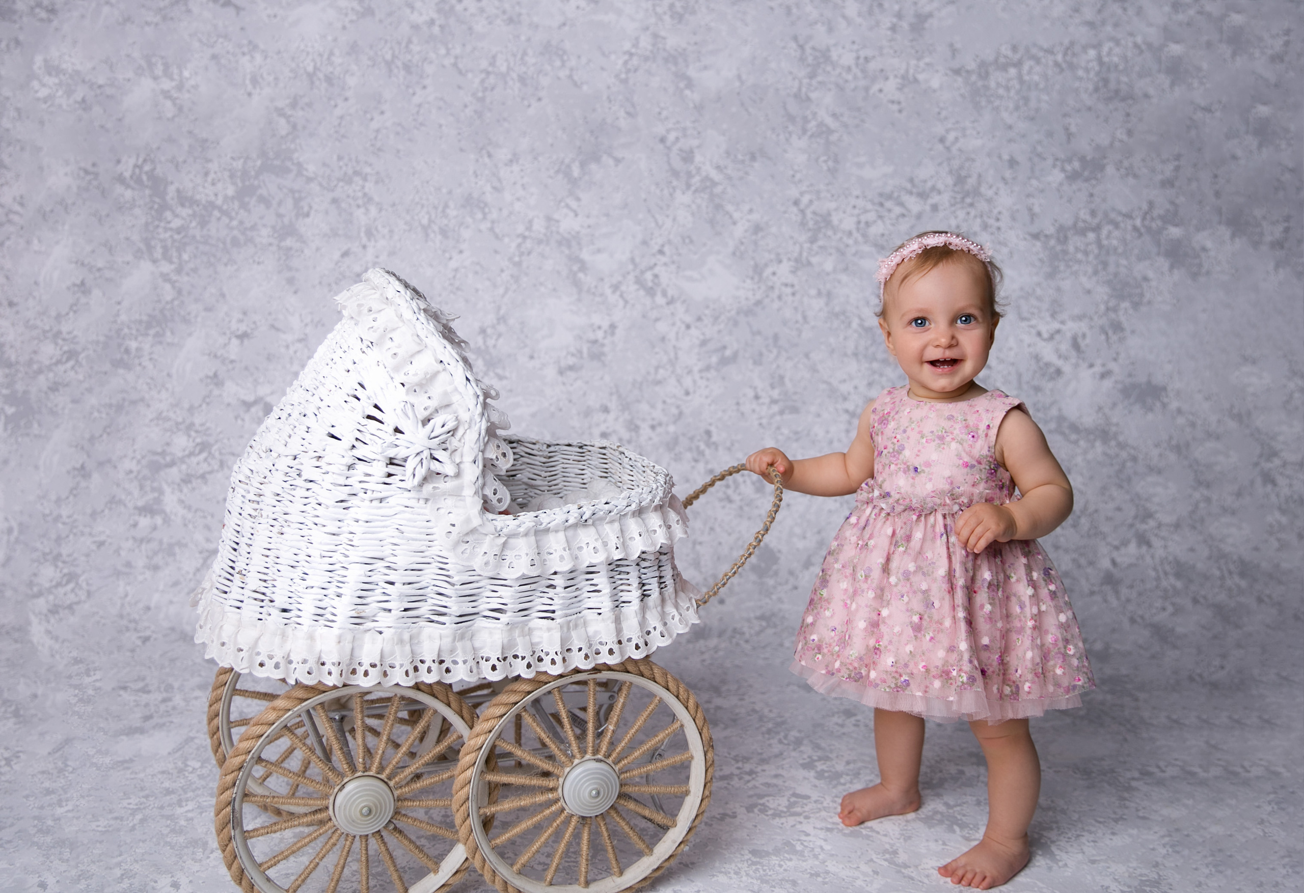 Фотосессия ГОДОВАСИЕ. Фотограф новорожденных, детей до года и беременных в Симферополе