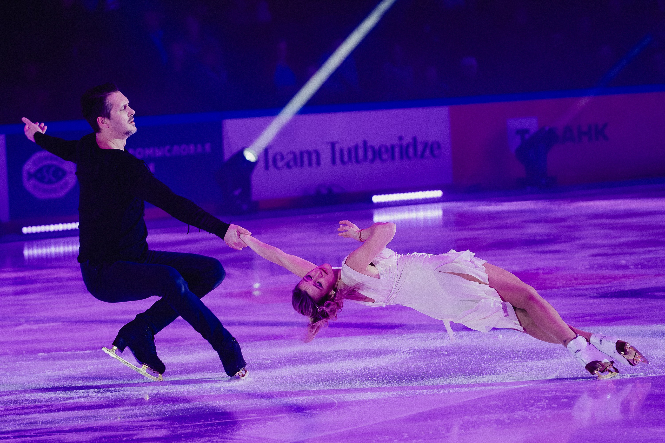 Шоу Этери Тутберидзе в Новосибирске. Воробьева Ксения — Спортивный и танцевальный фотограф Новосибирск