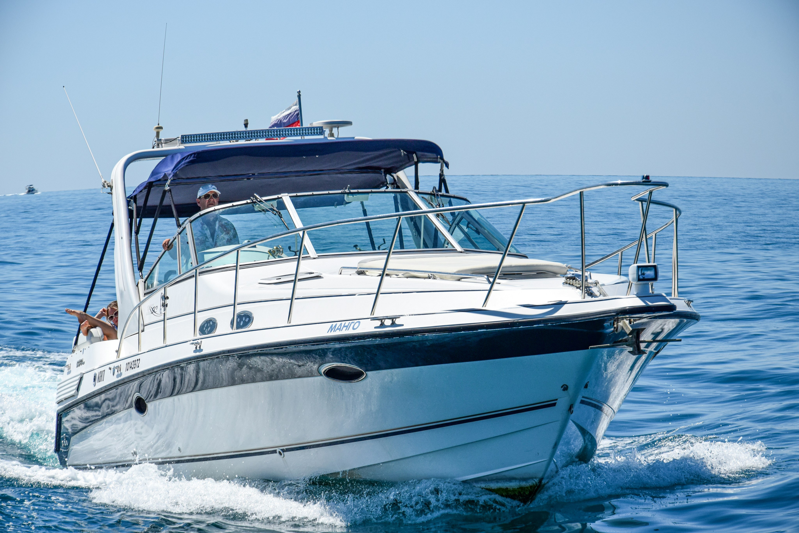 Катер Манго Аренда Яхты в Сочи Яхтанаморе YACHTNAMORE YACHTANAMORE