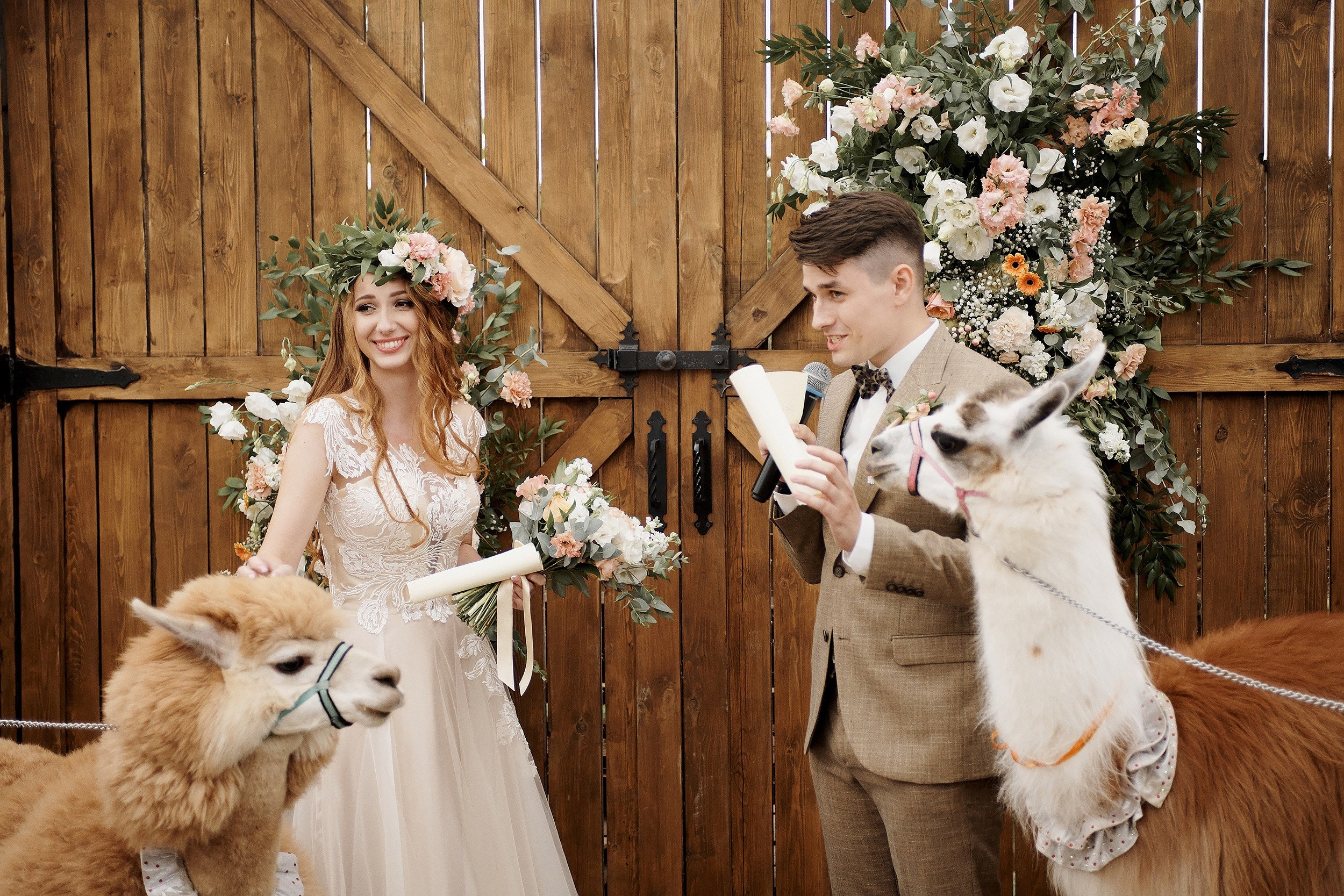 Амбарные ворота. Локация для церемонии и фотосессии. Свадебная площадка РАНЧО