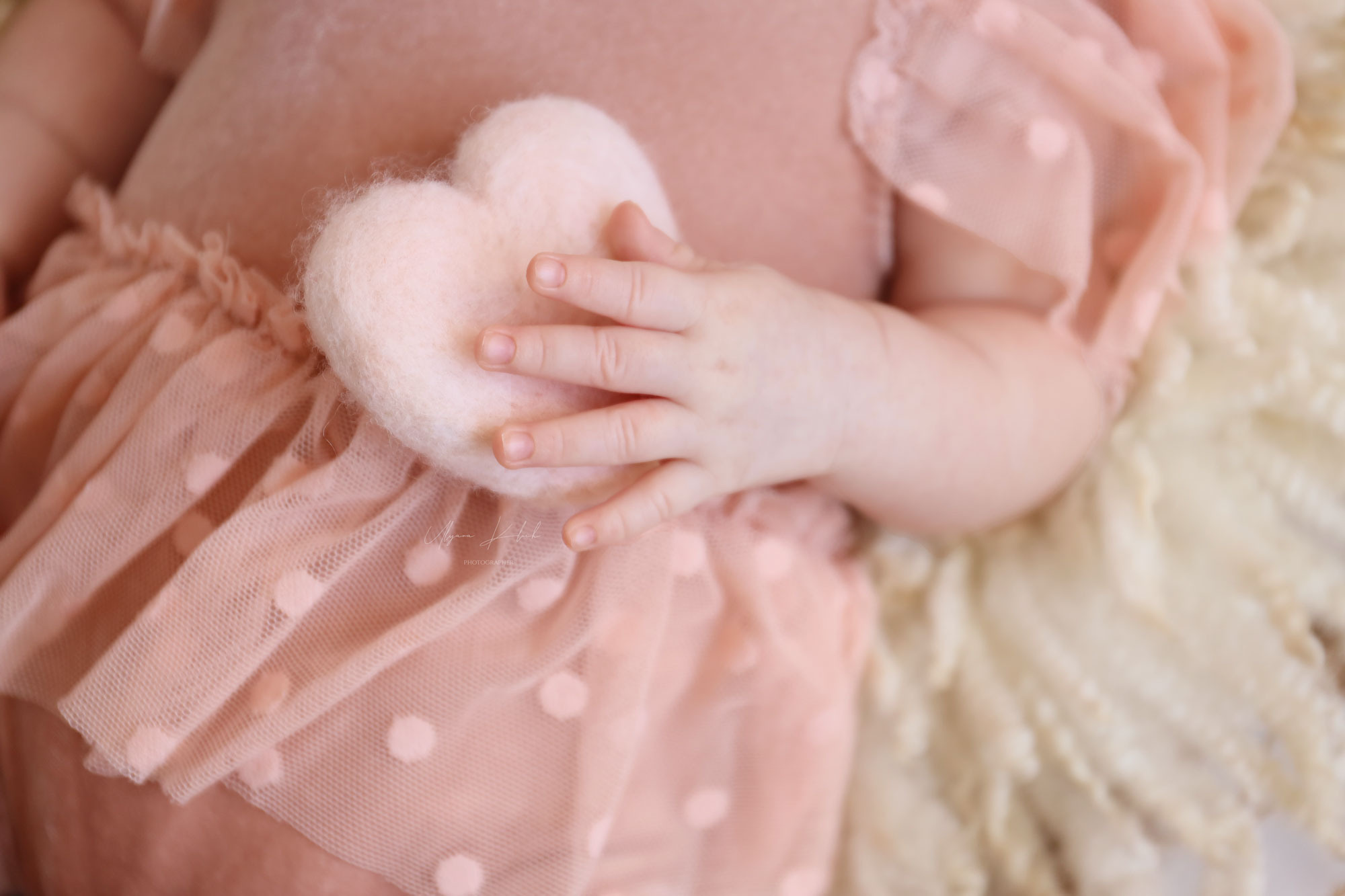 Фотосессия для малышки. Пакет «Standard». Фотограф беременности, новорожденных и детей до года в Астане