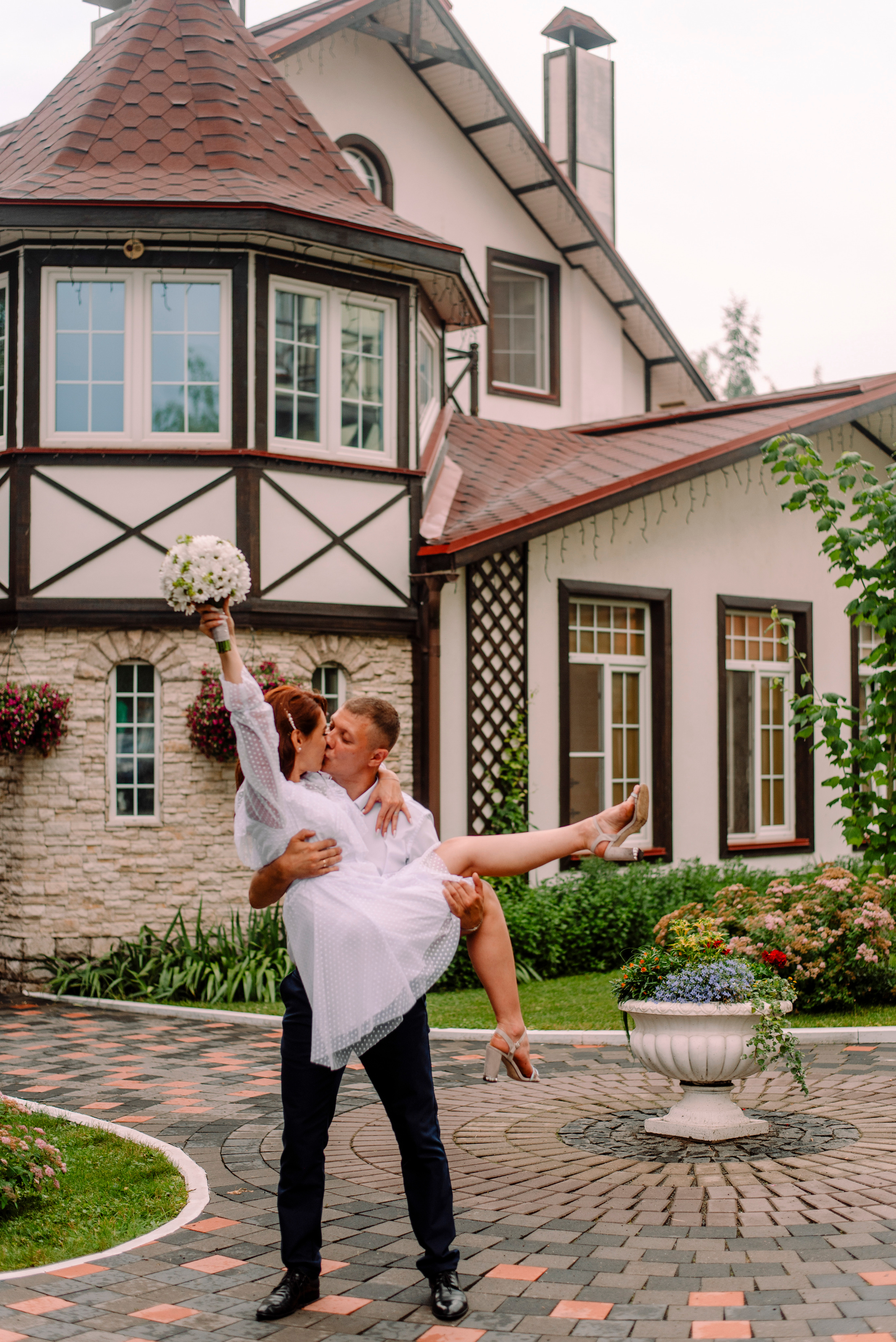 Поцелуи под дождем. Семейный и свадебный фотограф в Рязани Лиза Голованова