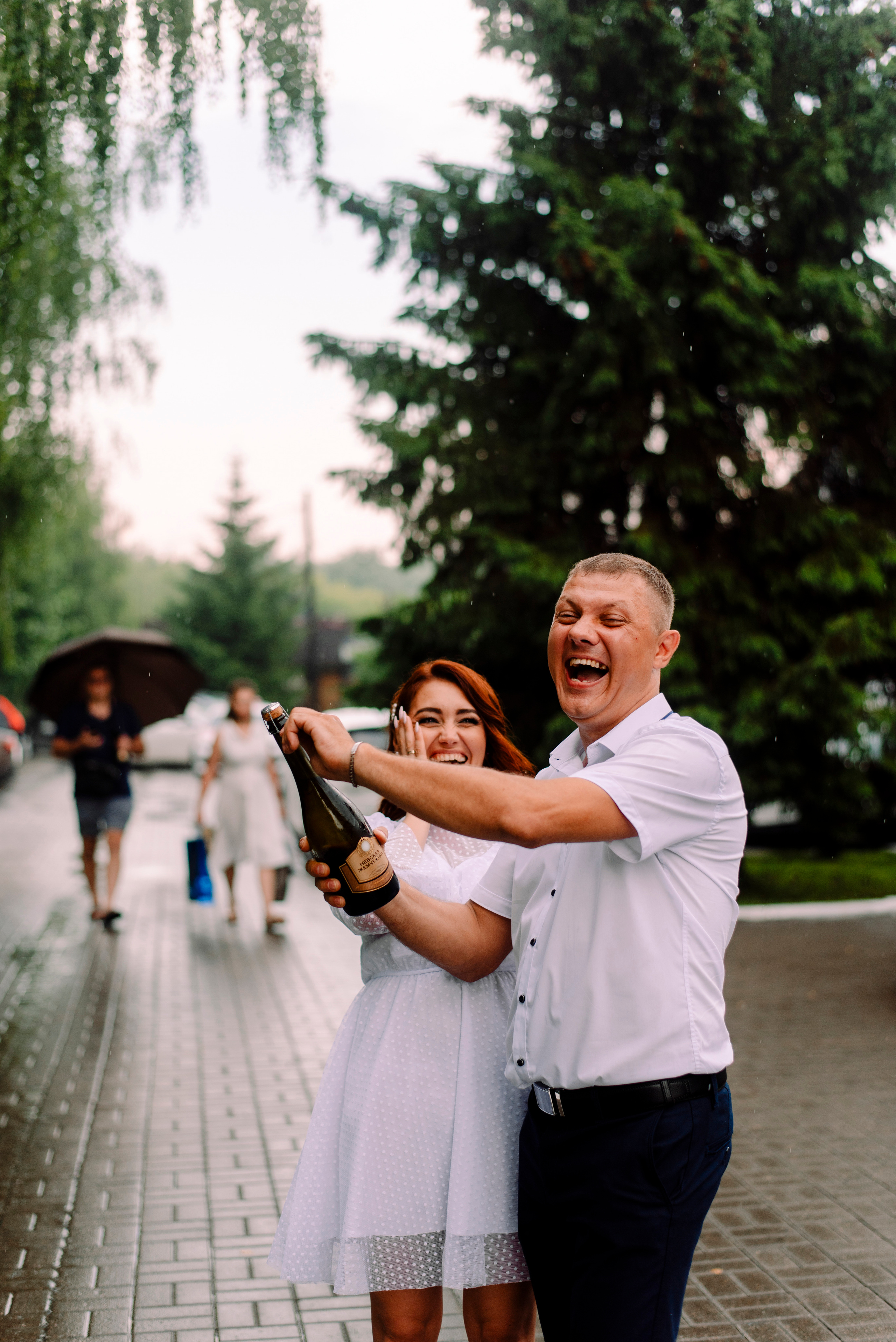 Поцелуи под дождем. Семейный и свадебный фотограф в Рязани Лиза Голованова