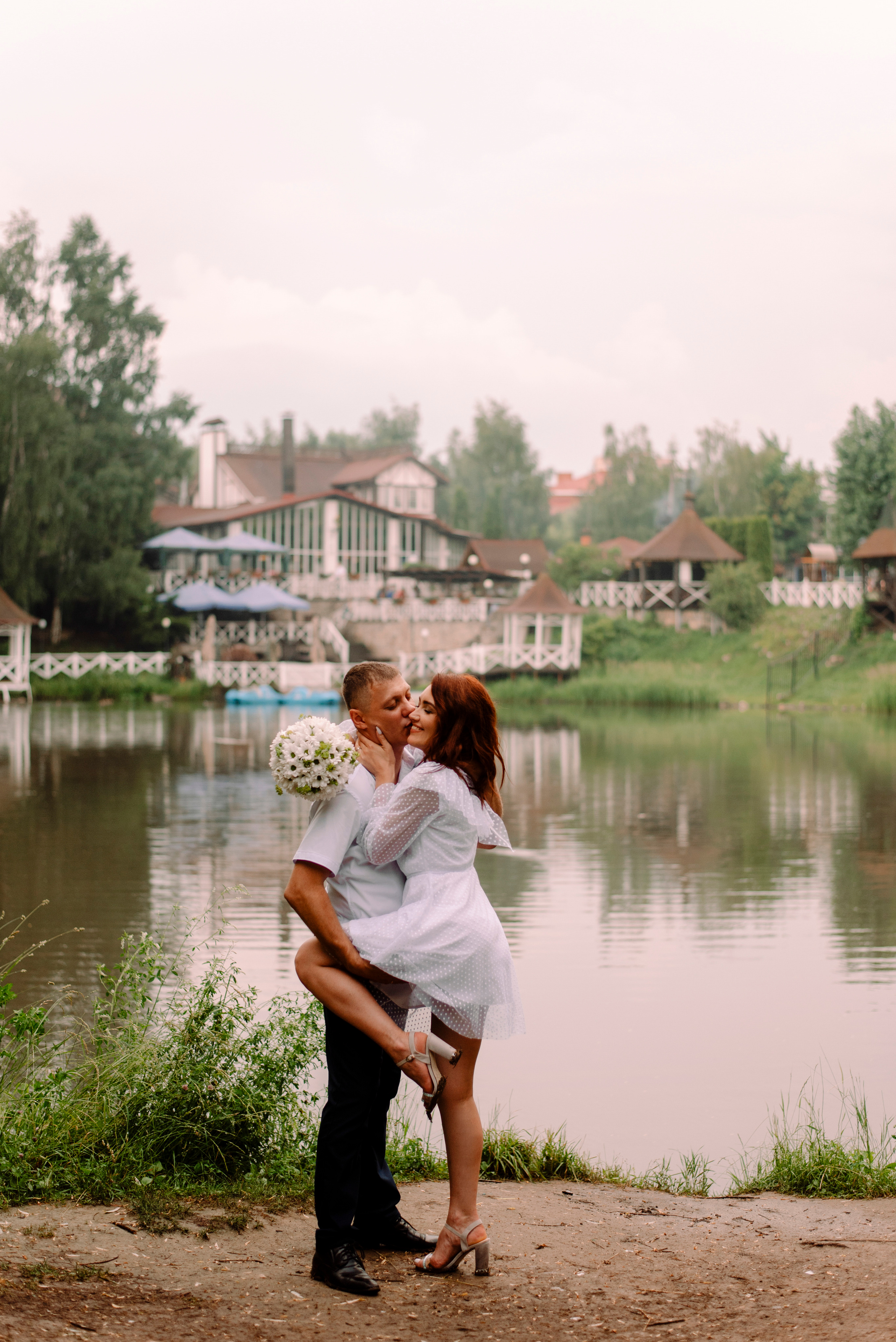 Поцелуи под дождем. Семейный и свадебный фотограф в Рязани Лиза Голованова