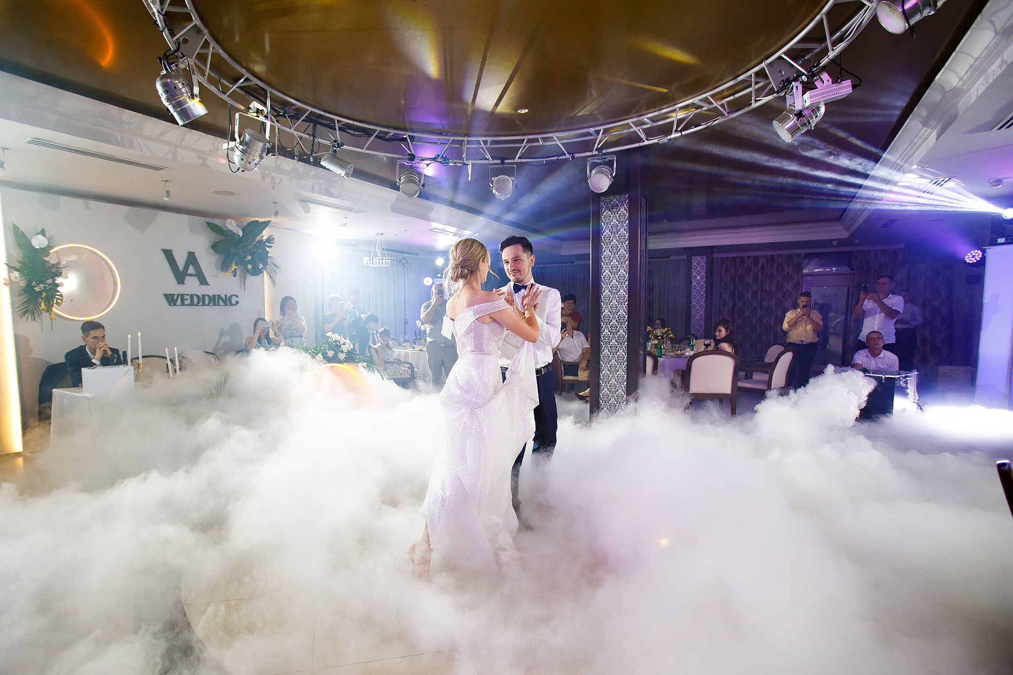 Анонс романтической свадьбы в Краснодаре в ресторане. Свадебный фотограф Краснодар, Сочи, Геленджик, Анапа, Ростов