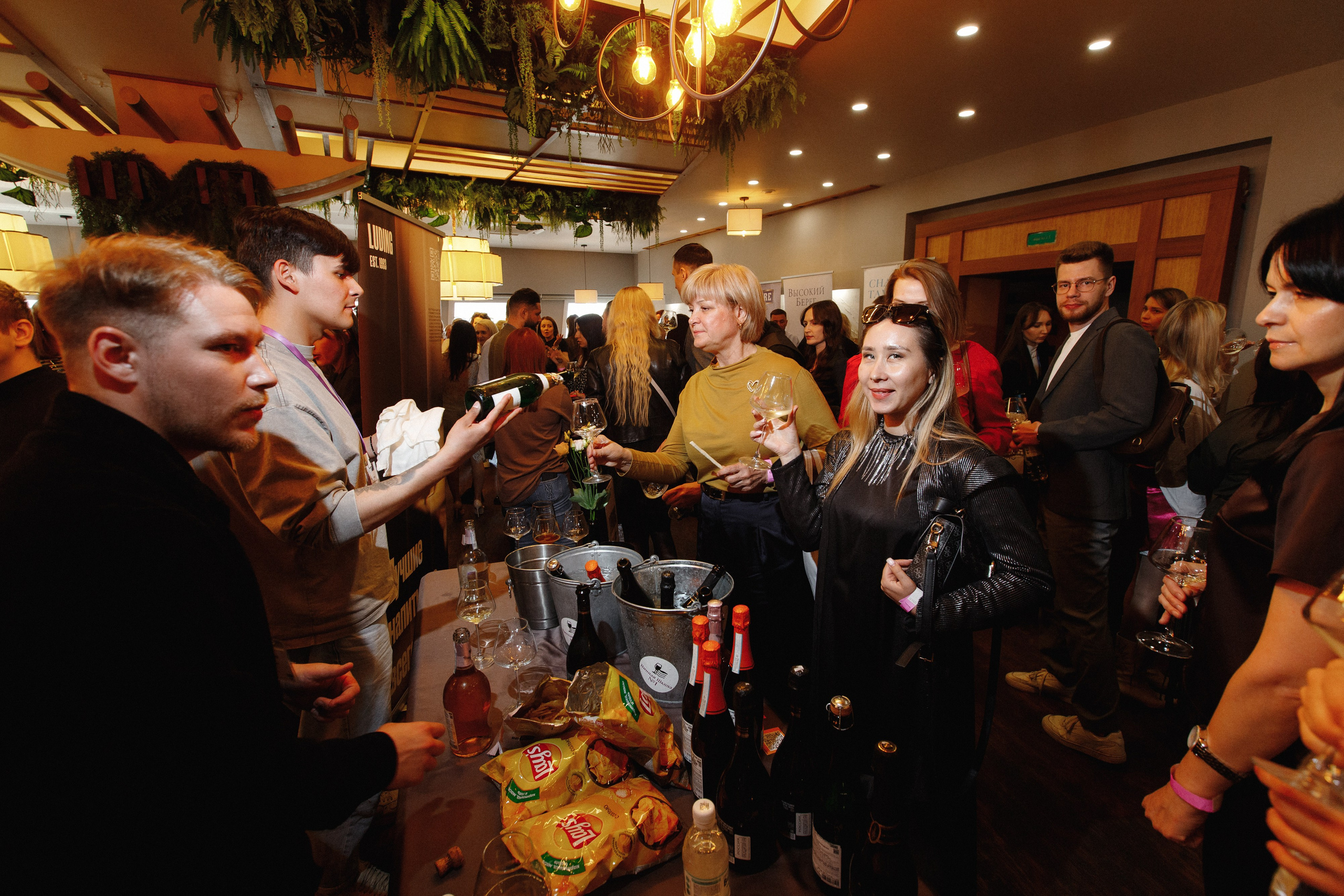 ФЕСТИВАЛЬ ИГРИСТЫХ ВИН. СВОИ. ФОТООТЧЕТЫ-СОБЫТИЯ-МЕСТА