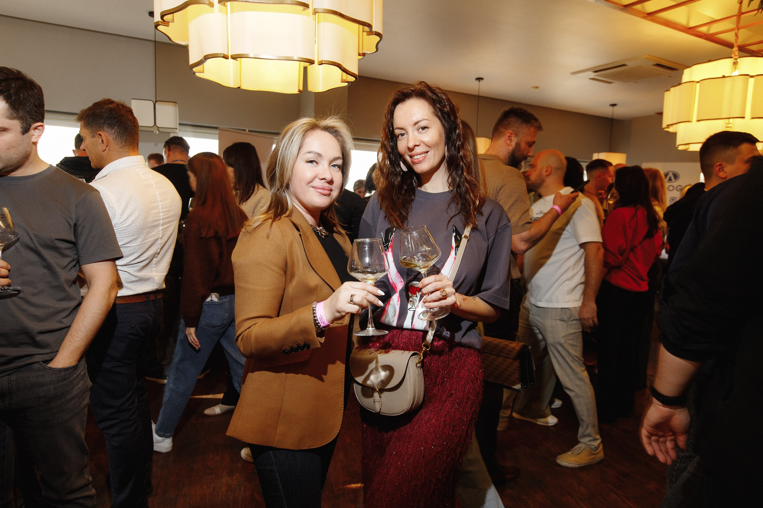 ФЕСТИВАЛЬ ИГРИСТЫХ ВИН. СВОИ. ФОТООТЧЕТЫ-СОБЫТИЯ-МЕСТА