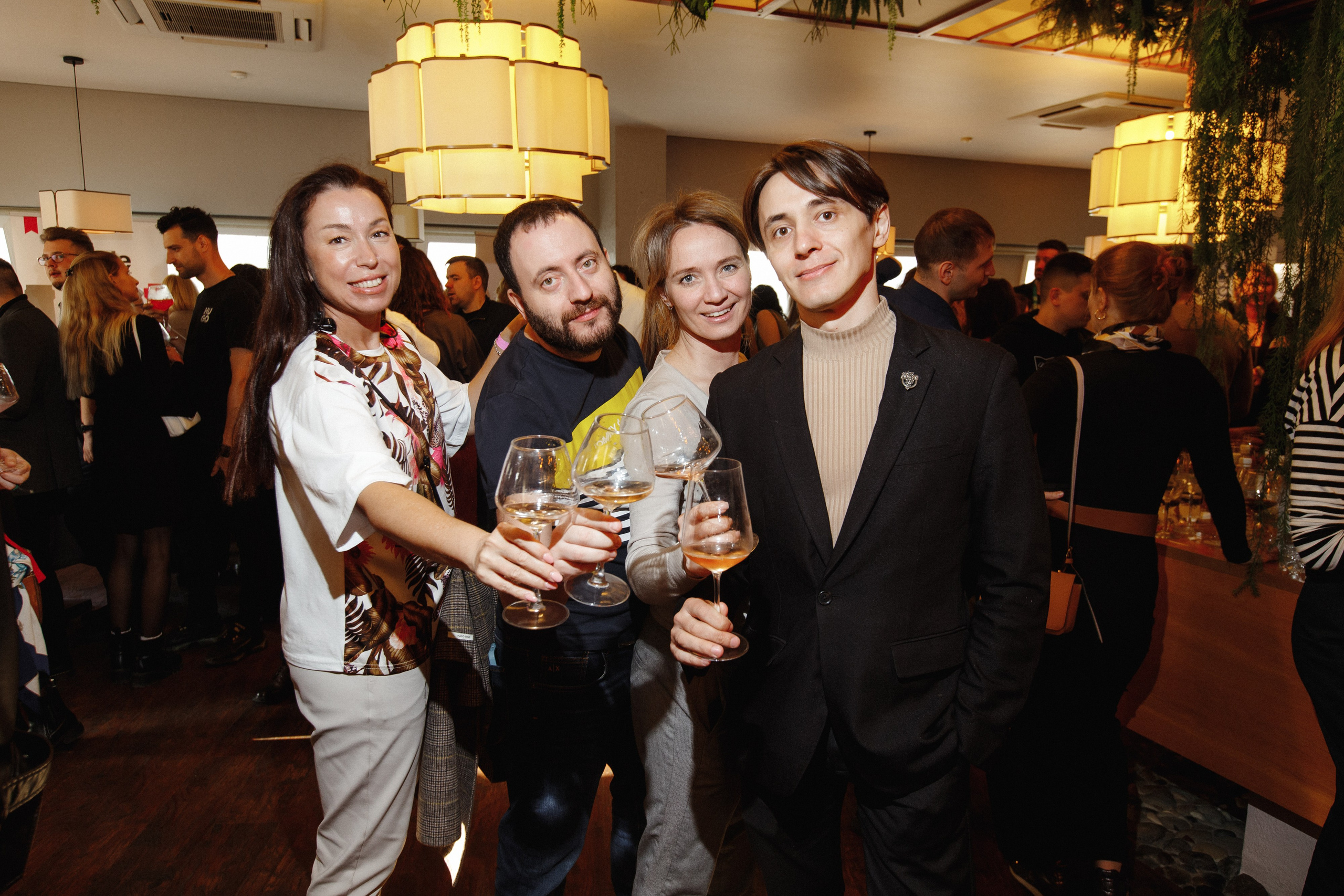 ФЕСТИВАЛЬ ИГРИСТЫХ ВИН. СВОИ. ФОТООТЧЕТЫ-СОБЫТИЯ-МЕСТА