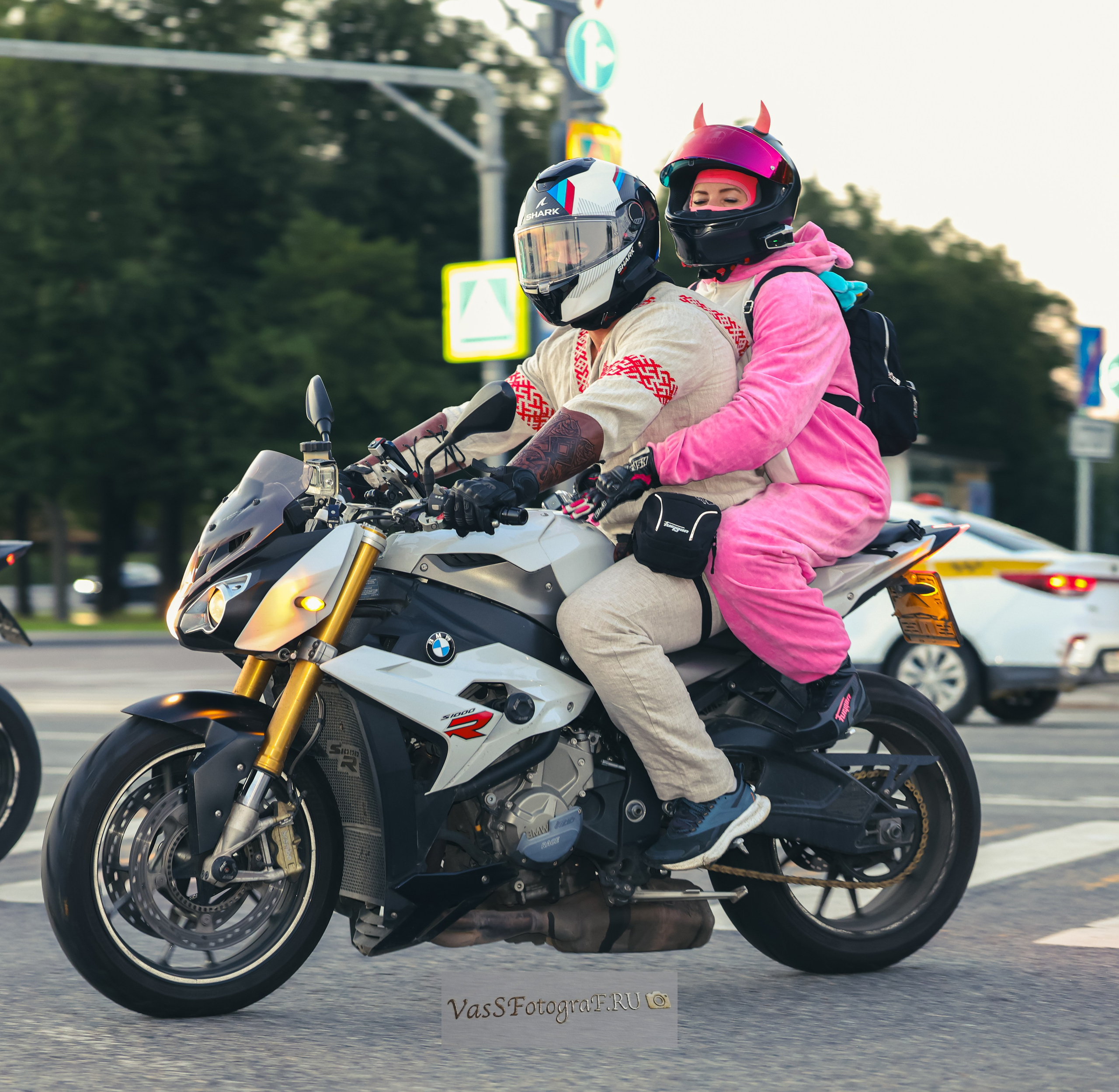 ПИЖАМНАЯ ВЕЧЕРИНКА НА МОТОЦИКЛАХ. VasSFotograF