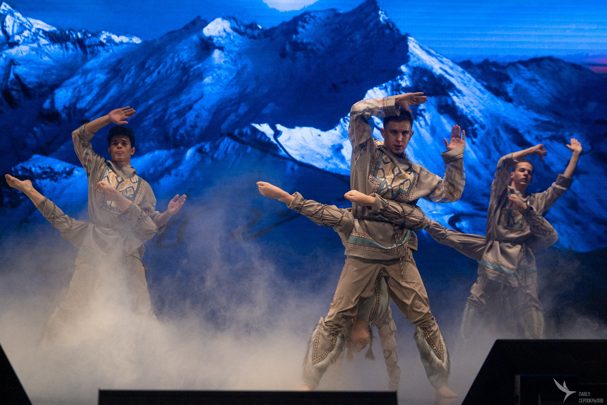 Юбилейный концерт студии эстрадного танца «Изумрудный город». Репортажный фотограф в Казани Павел Серпокрылов