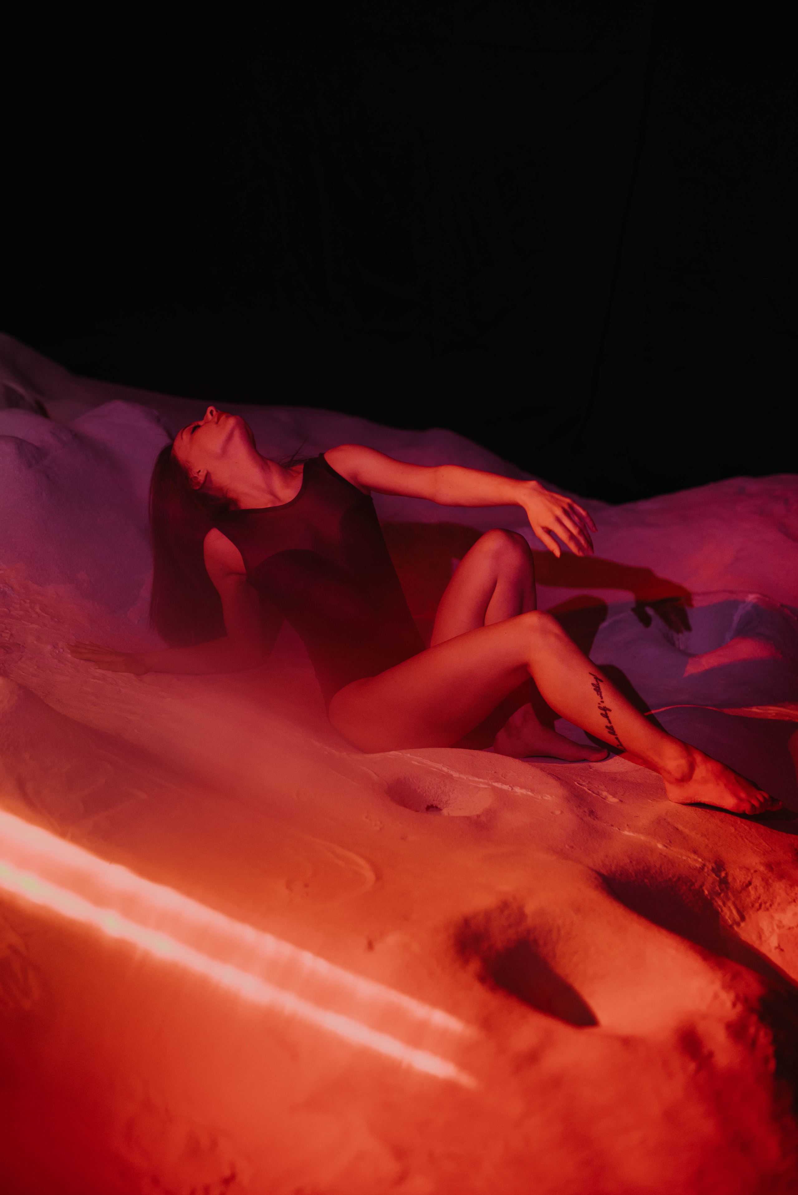 Студийные фотосессии СПБ, фотосъемка с цветным светом СПБ, продюсер съемок