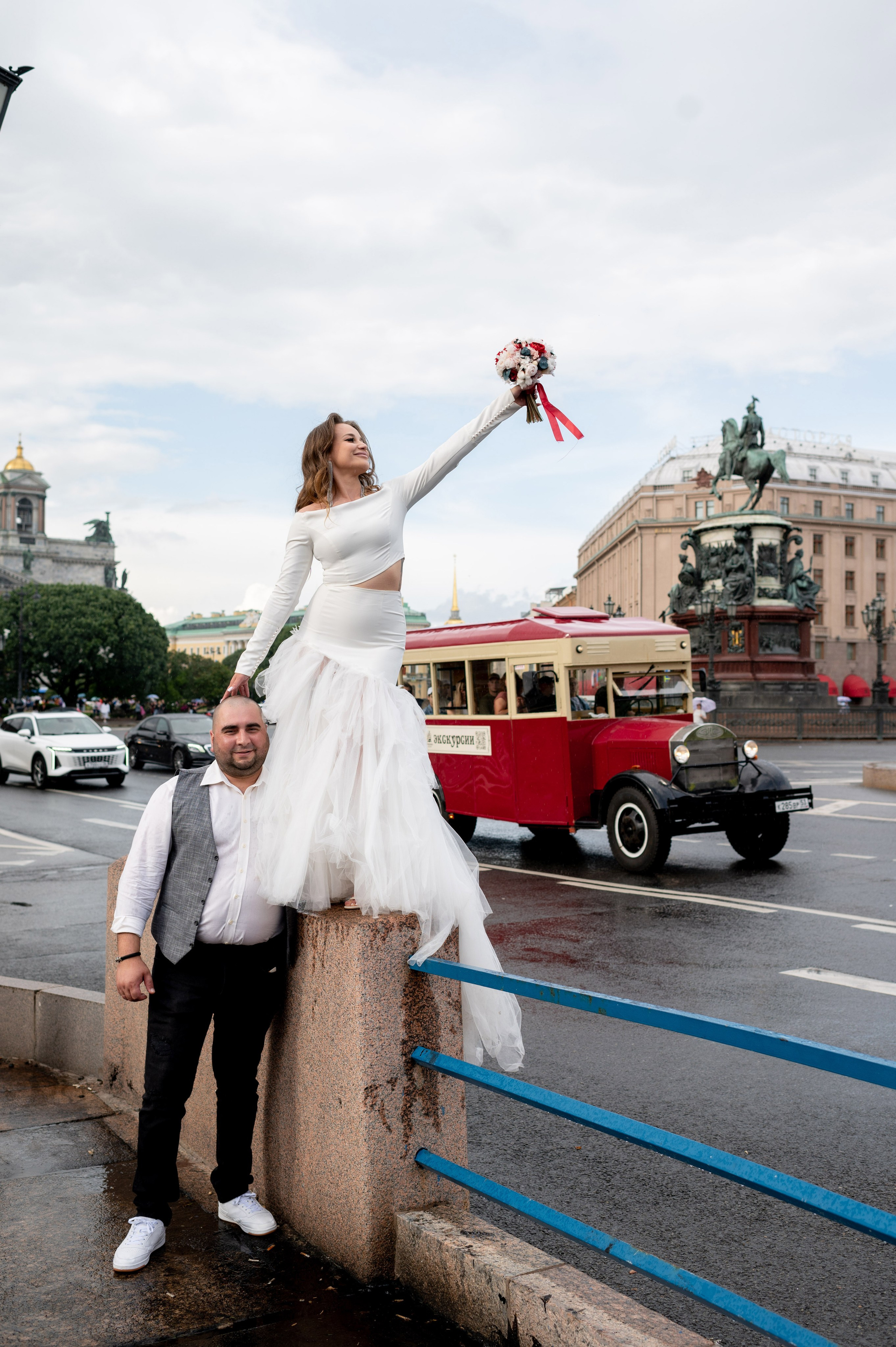 Экстравагантная свадебная фотосессия Светланы и Славы по нетрадиционным и оригинальным местам для свадебной прогулки в Санкт-Петербурге. Портретный, семейный и свадебный фотограф в Санкт-Петербурге и в Пушкине Ширяев Денис