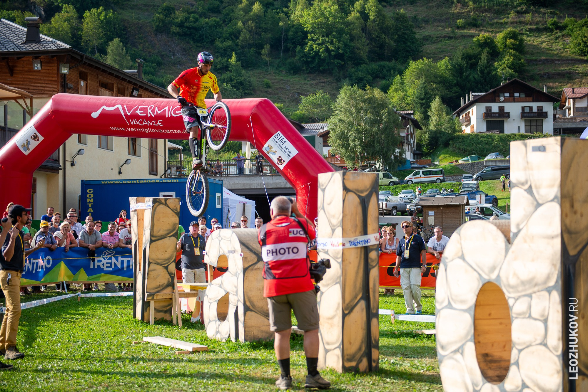 UCI Trials World Championships 2016 — finals. Sports photographer Leonid Zhukov