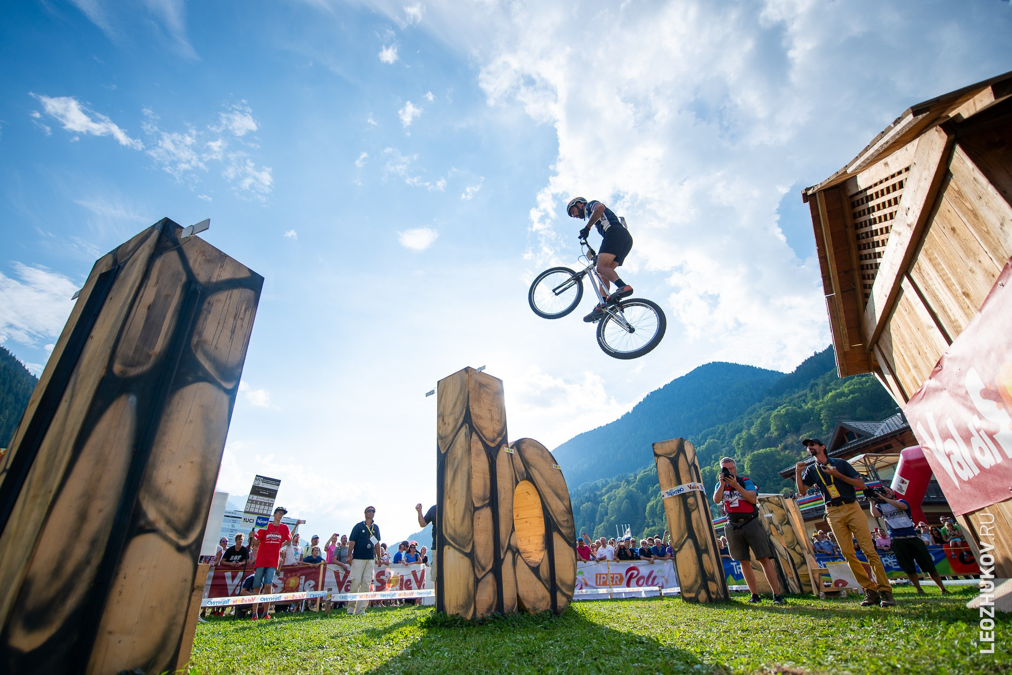 UCI Trials World Championships 2016 — finals. Sports photographer Leonid Zhukov