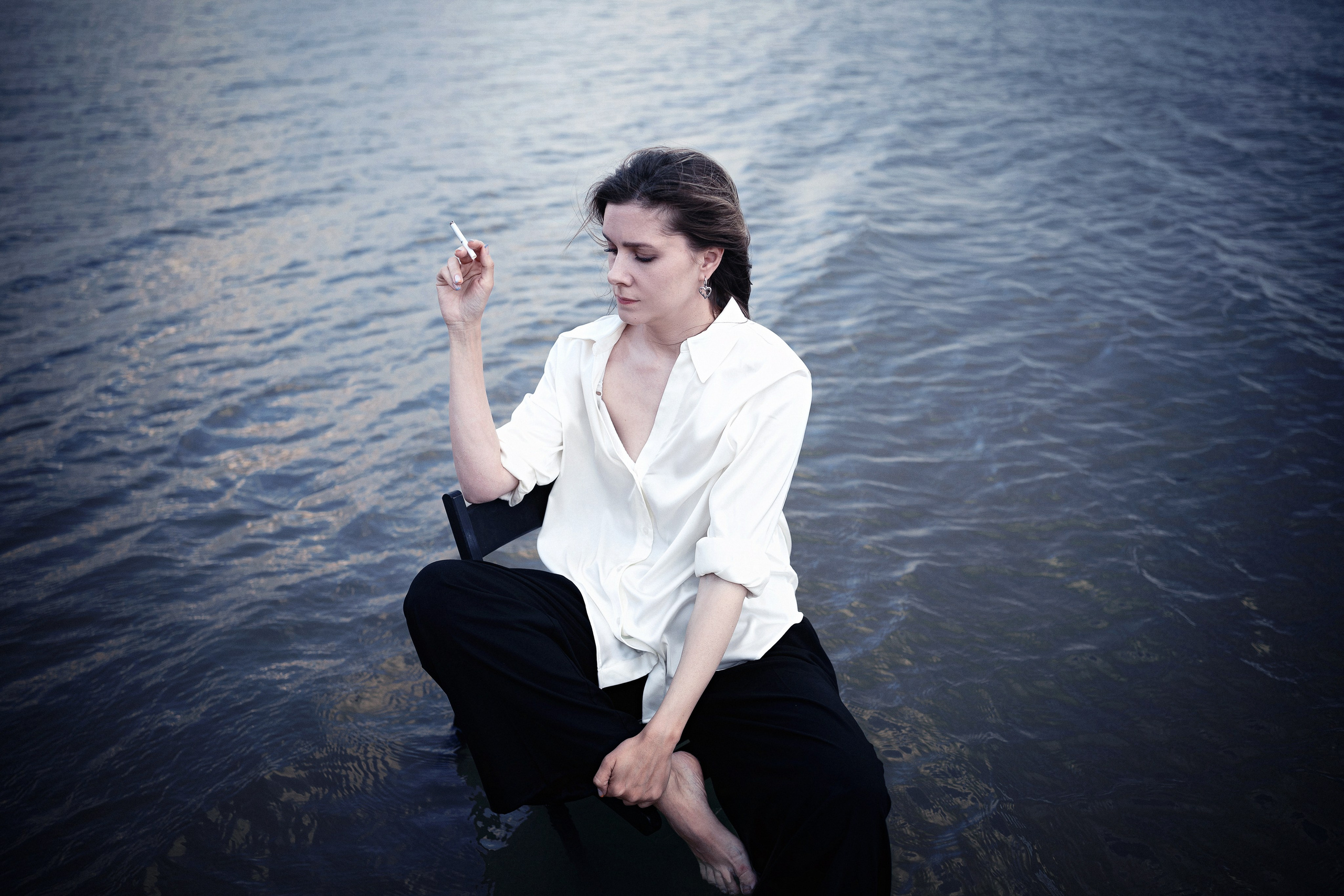 атмосферная фотосессия в закатном свете