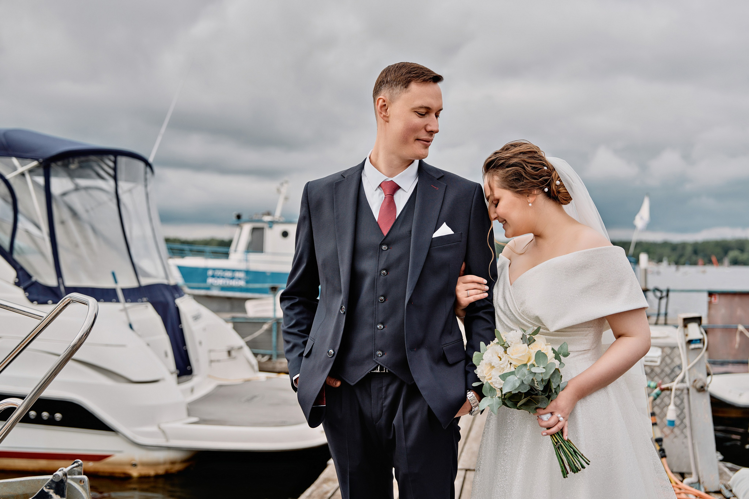 Нежная свадьба Антона и Софьи в яхт-клубе «Портофино». Фотограф Меняйло Евгений. Свадьба. Портрет. Репортаж. Семья. Контент
