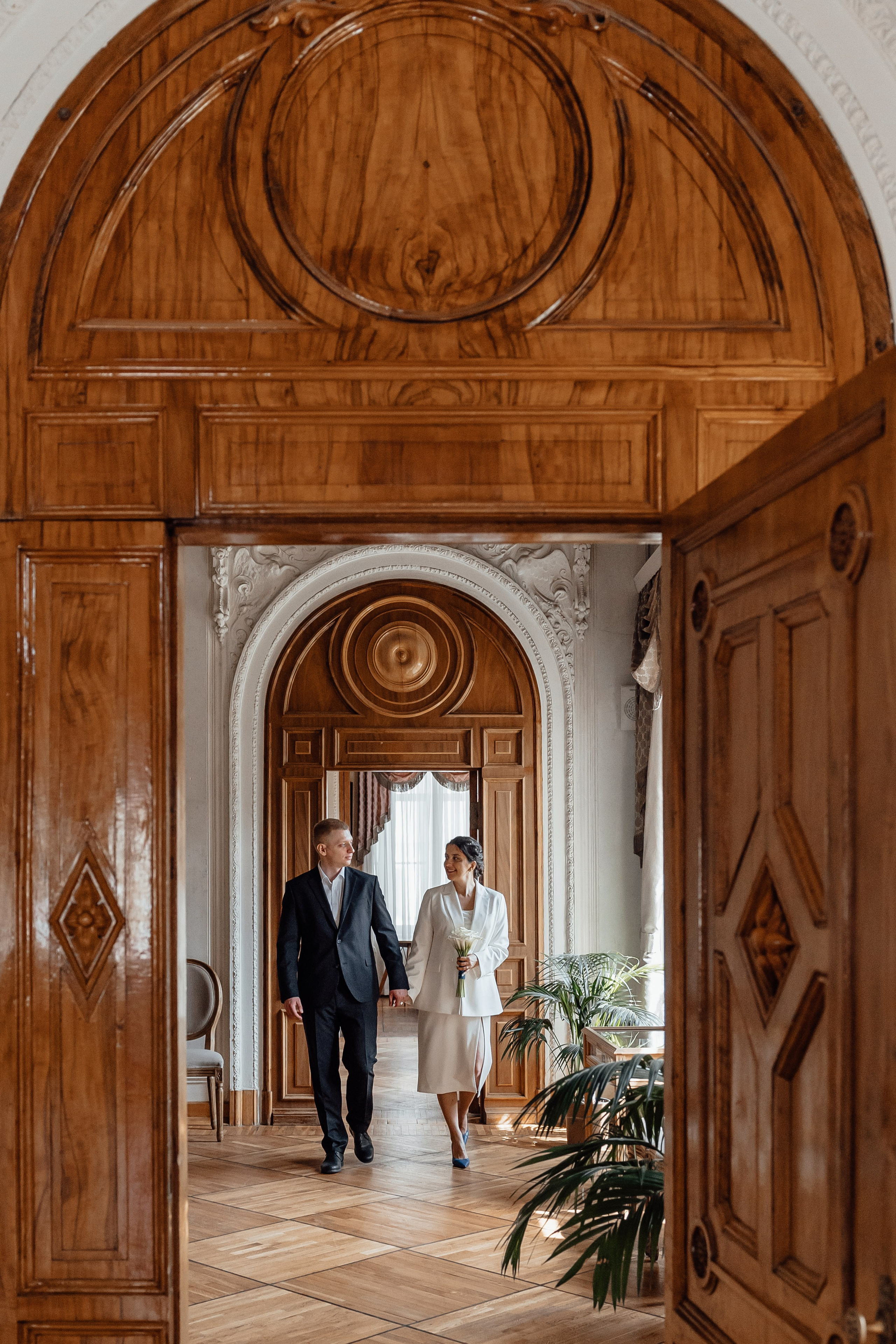 свадебная фотосессия в библиотеке читальне Пушкина