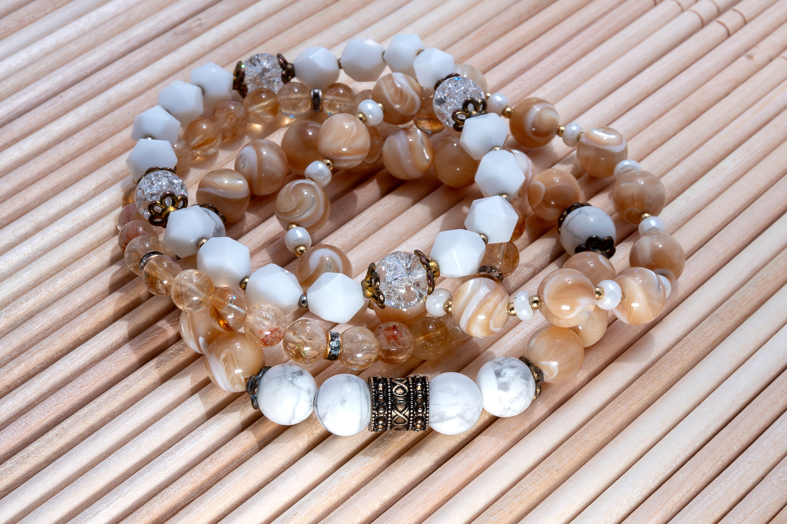 Украшения из камней