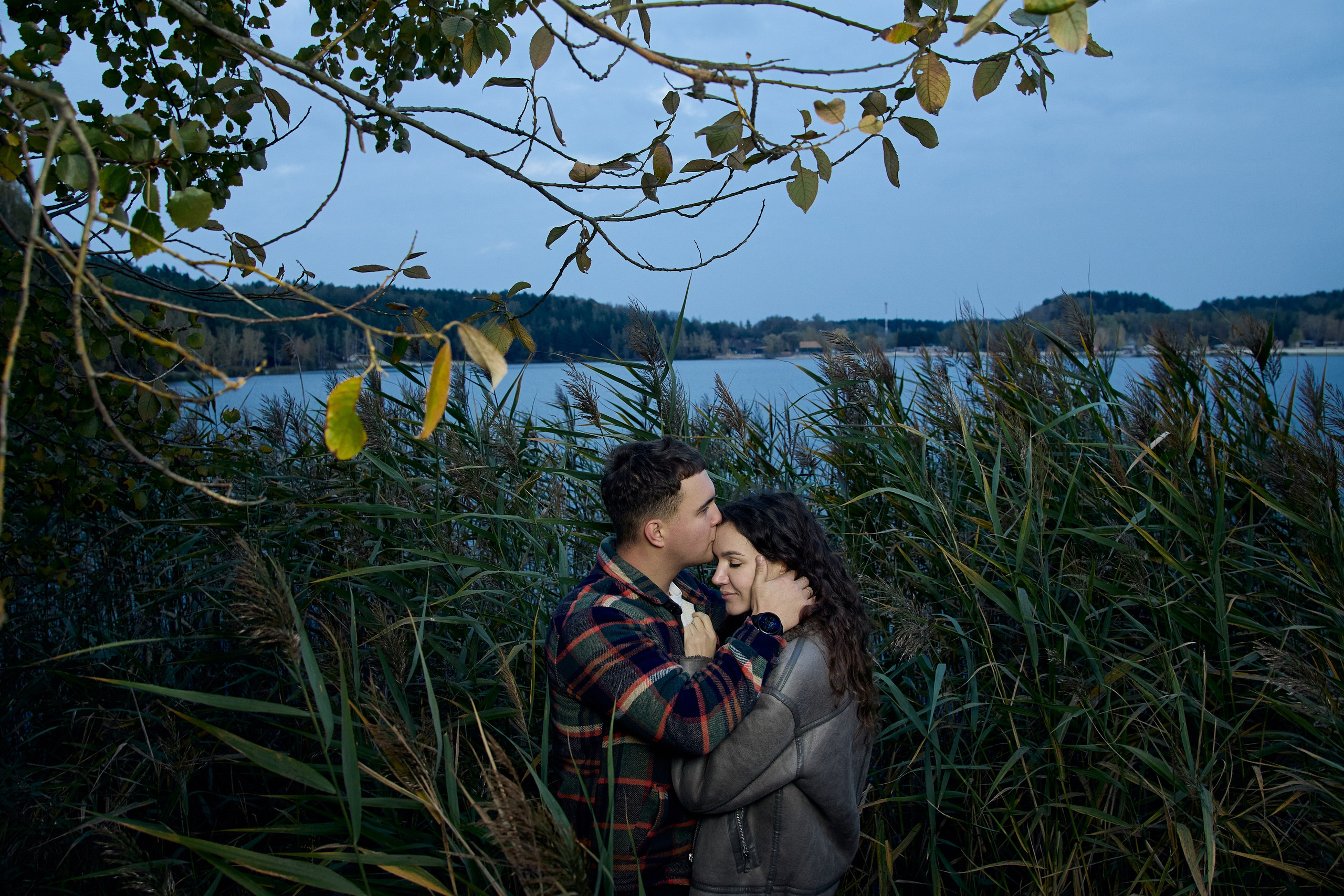 Семейная съемка в карьере у озера. Контентный и репортажный фотограф Виталий Кулешов | Москва