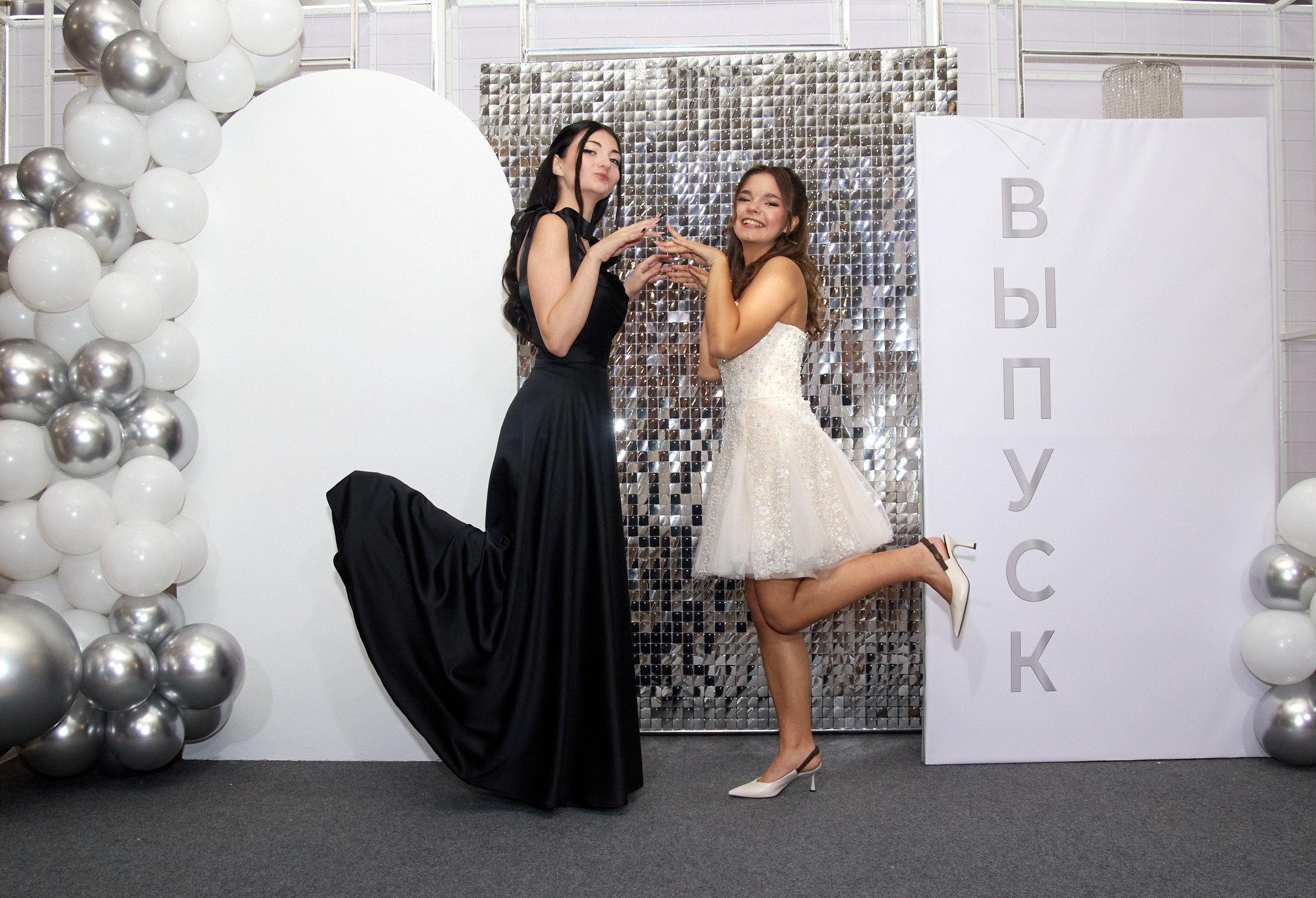 Репортажная фотосъемка выпускного вечера 9 класса в ресторане Ессентуков