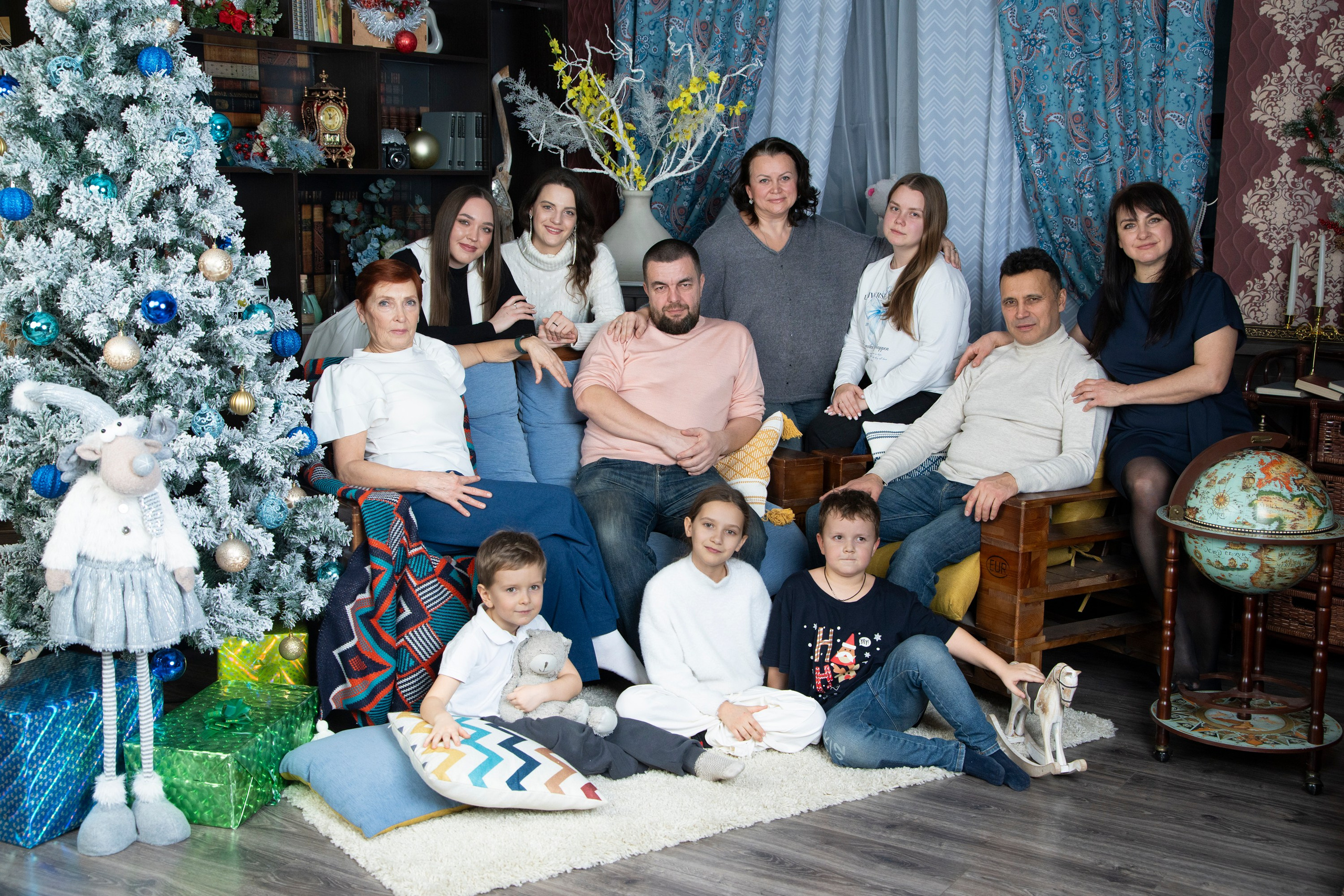 АЛЬБОМ «НОВЫЙ ГОД». Фотограф выпускных альбомов в Саратове и Энгельсе Леонид Элькин