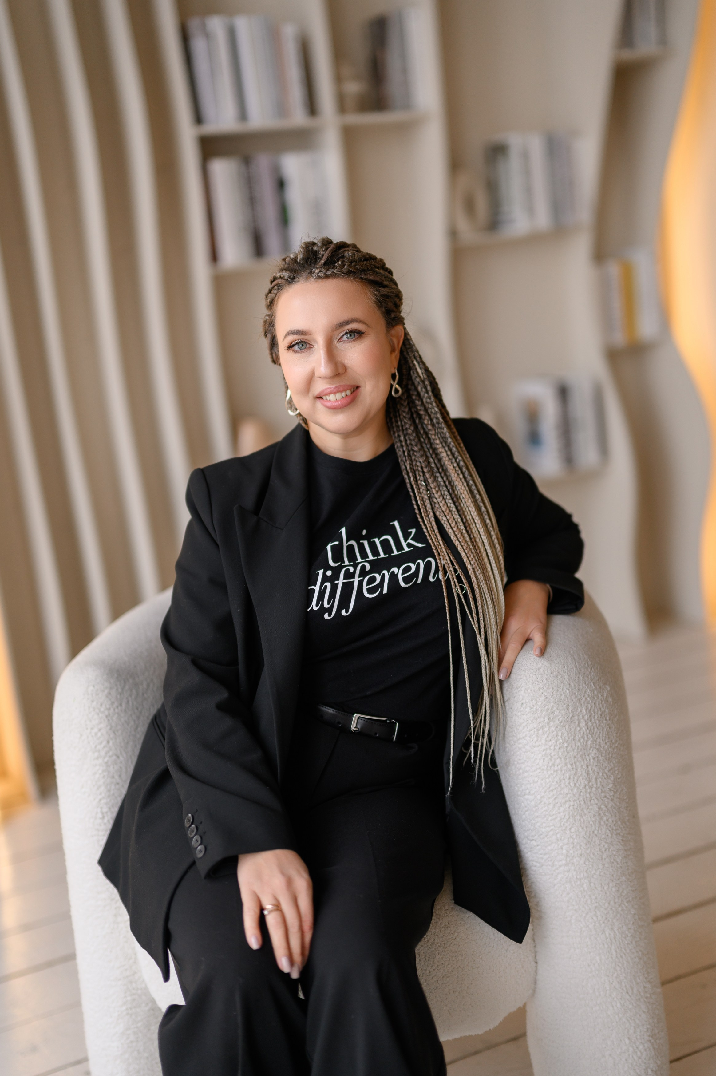 Контент-фотосессия для психолога в зале Эклипс. Semerlina.ru