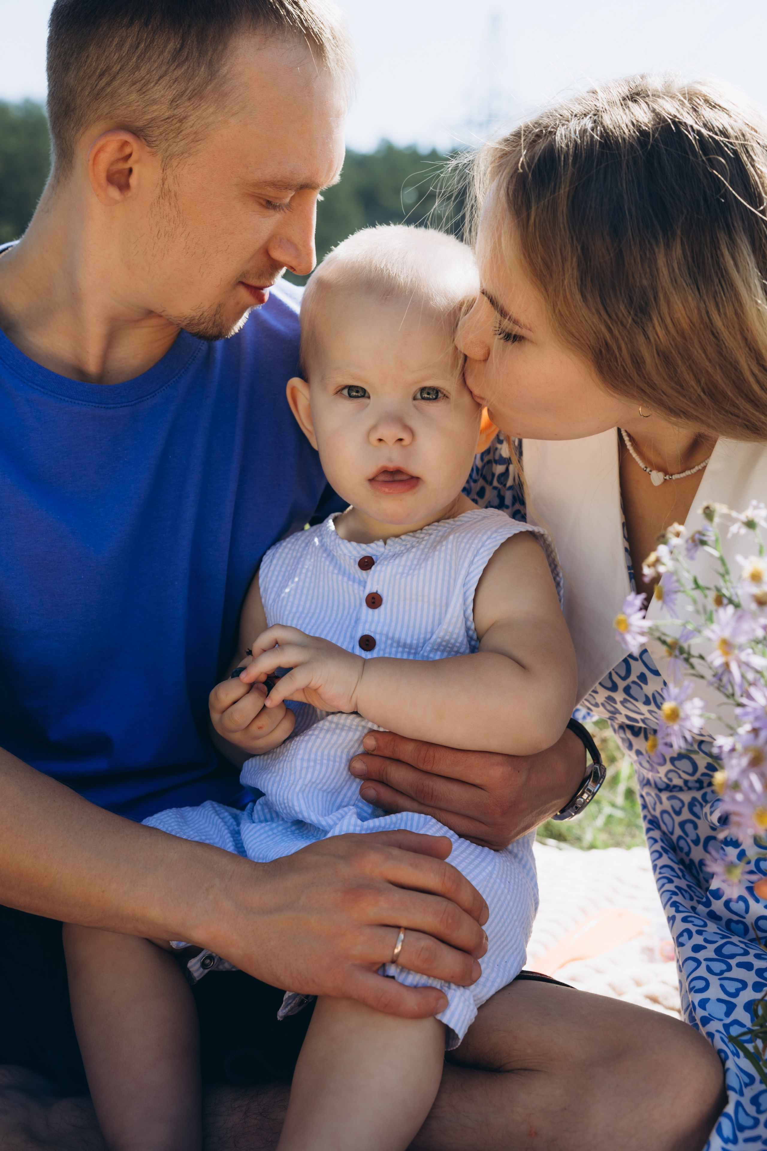 Семейная съёмка в поле. Свадебный, семейный фотограф в Иркутске Светлана Макаричева