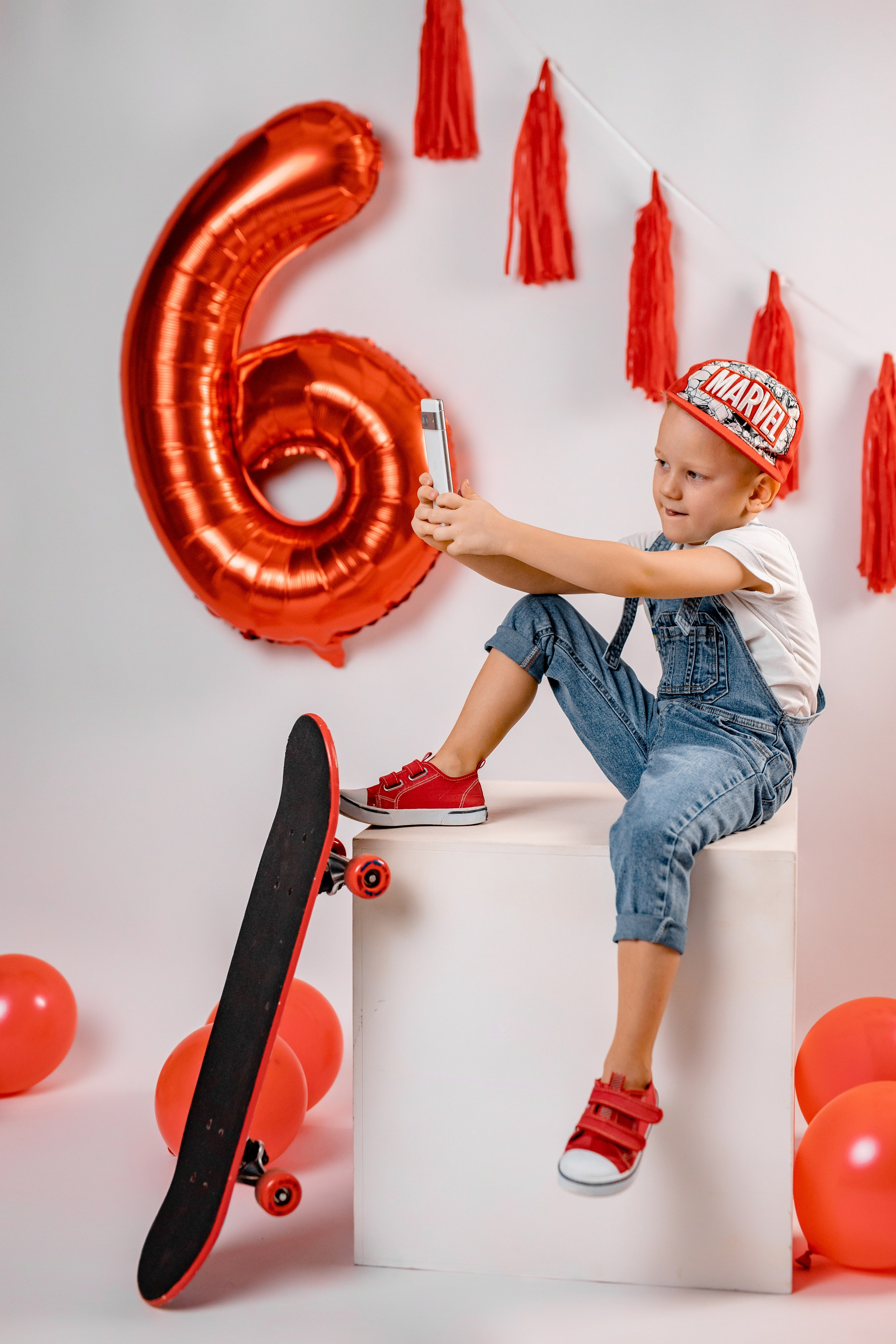 Стилизованная фотосессия в студии на день рождения ребёнка