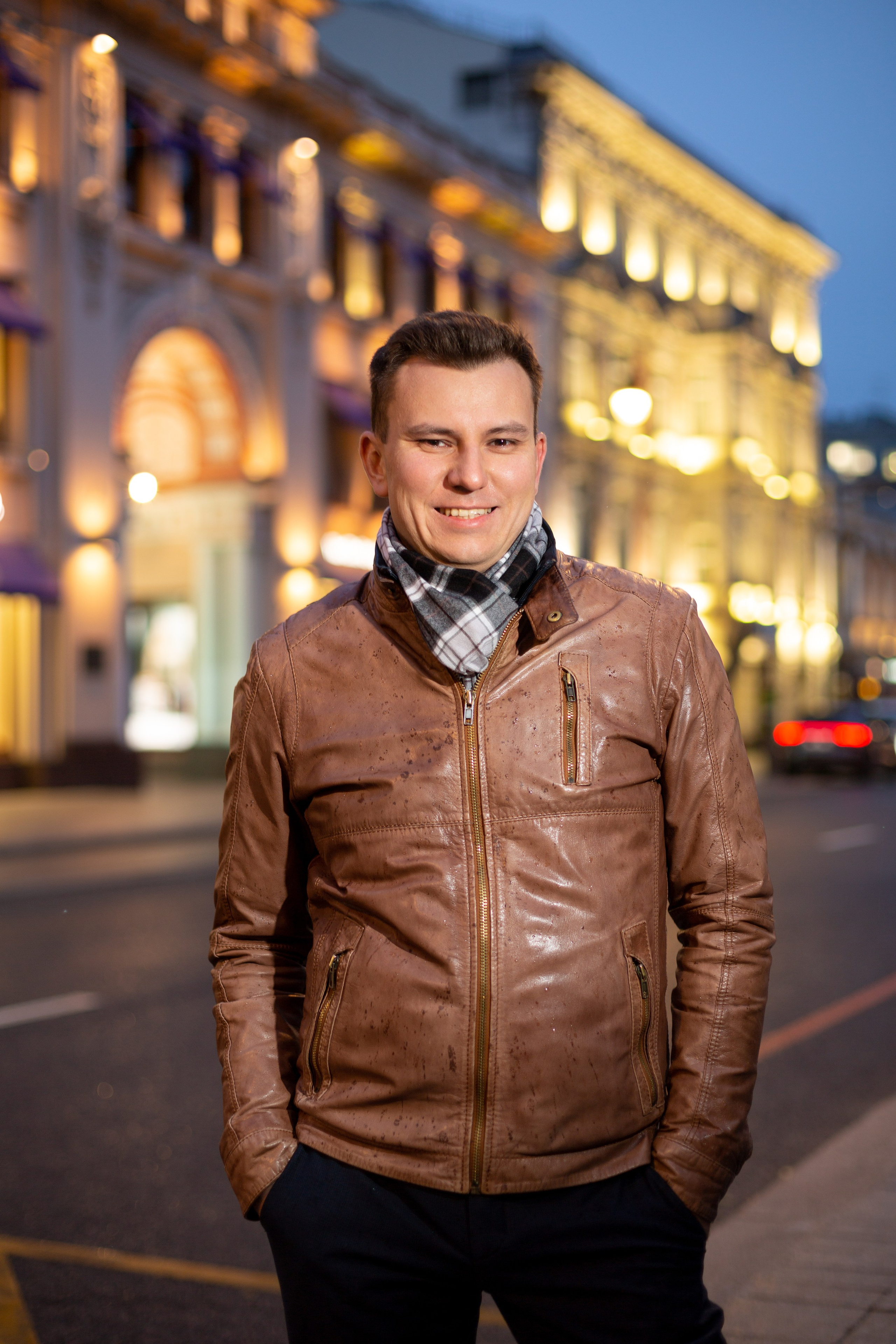 Наиль. Рекламный, предметный, репортажный, семейный фотограф и художник в Москве