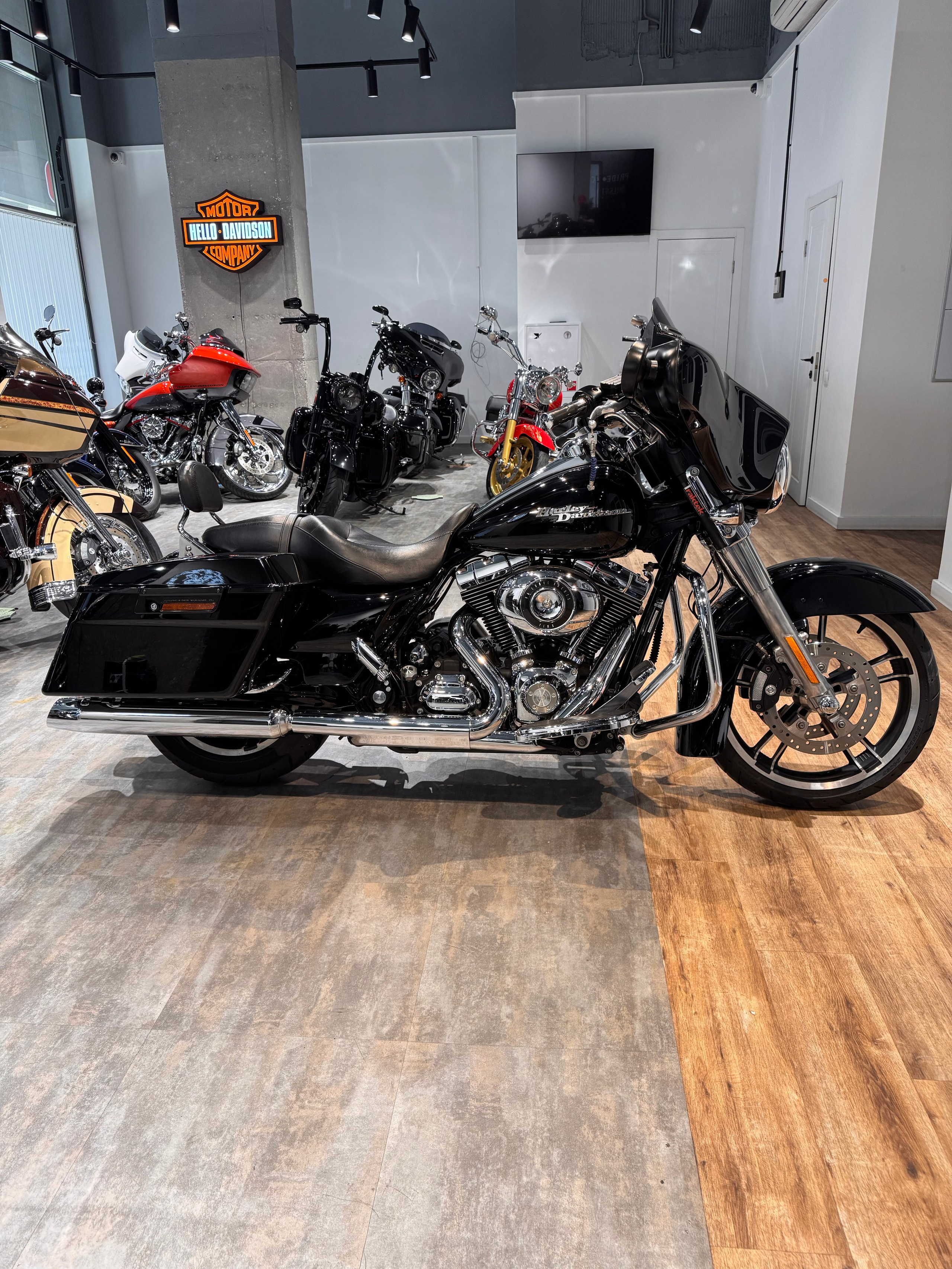 Harley Davidson 2010 Street Glide ABS — купить мотоцикл. Hello Davidson, Москва. Только хорошие мотоциклы…