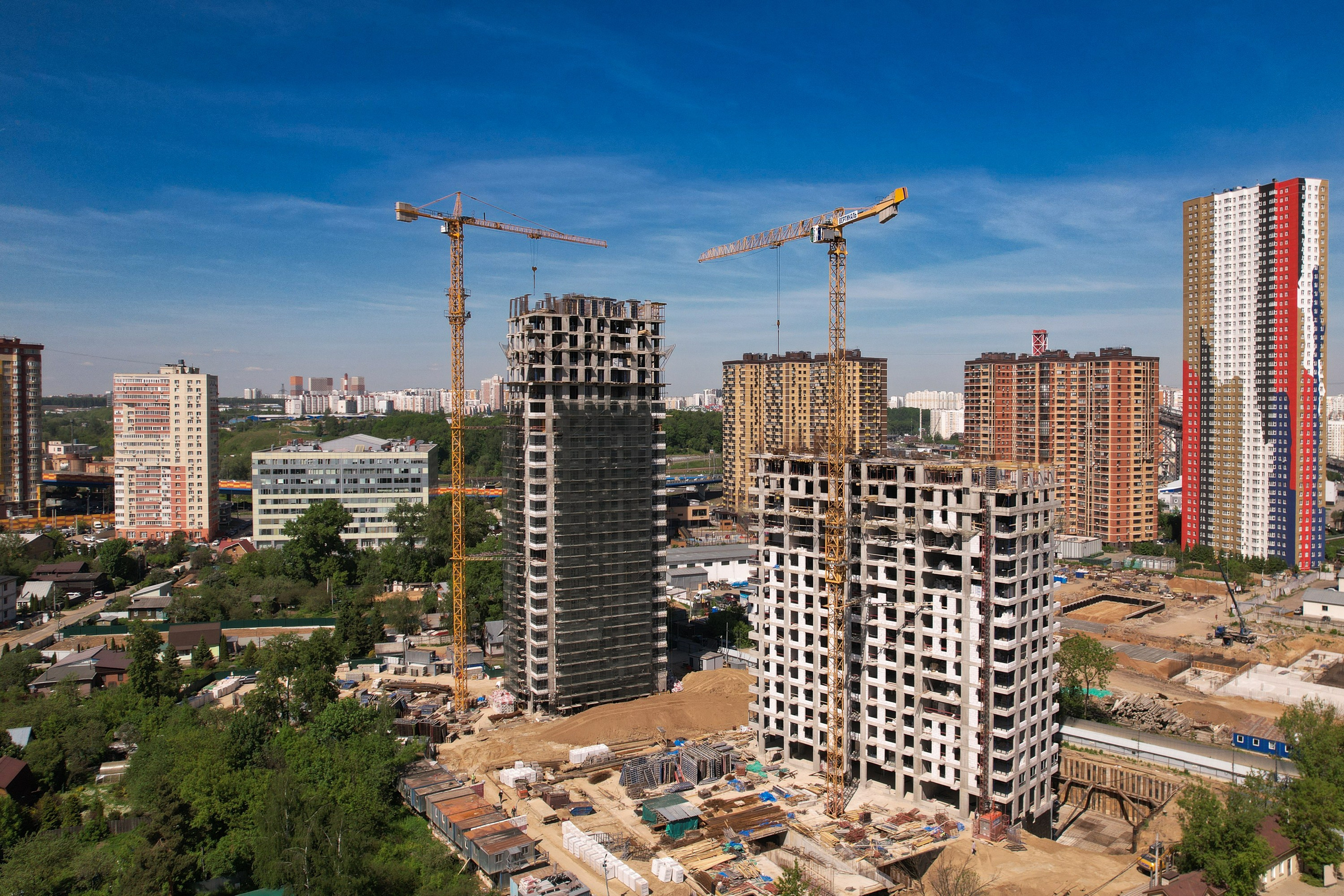 Архитектура и недвижимость. Ход строительства. Съемка с дрона. Профессиональное решение для частных лиц и бизнеса