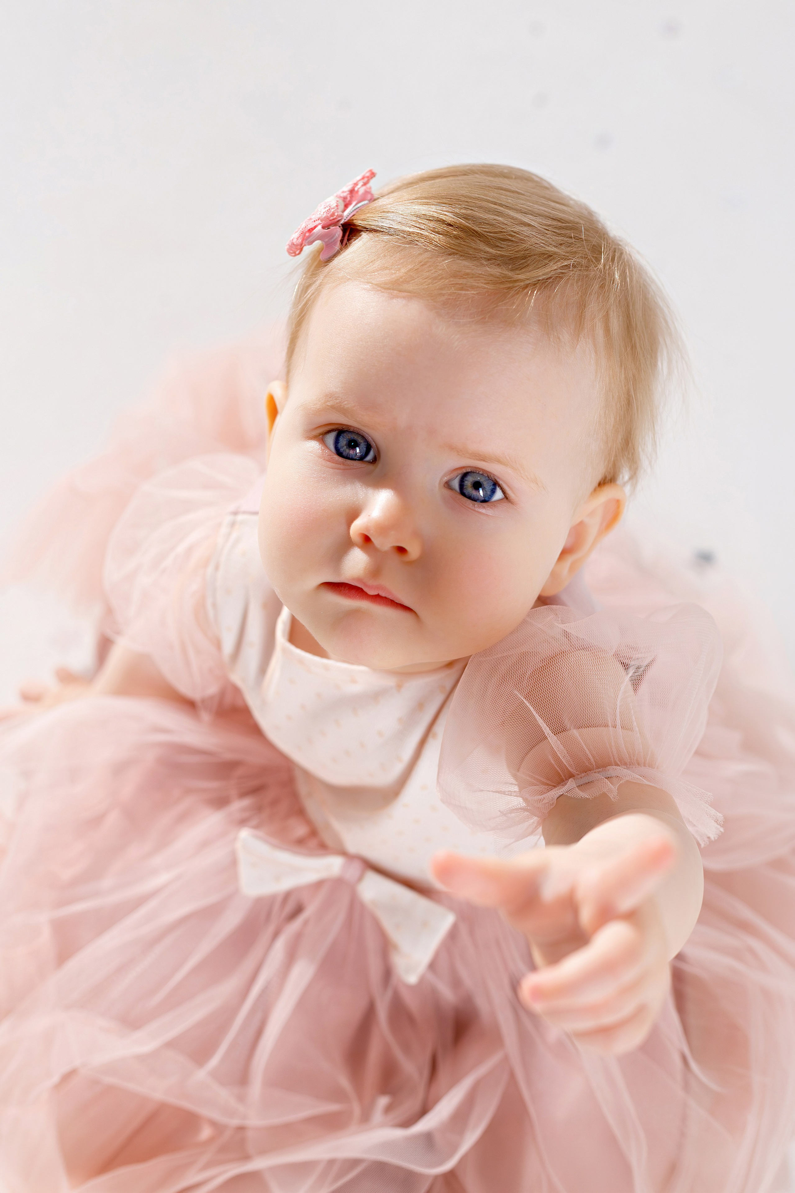 Детская фотосессия на 1 годик с декорациями в Сочи. Детский студийный фотограф Сочи