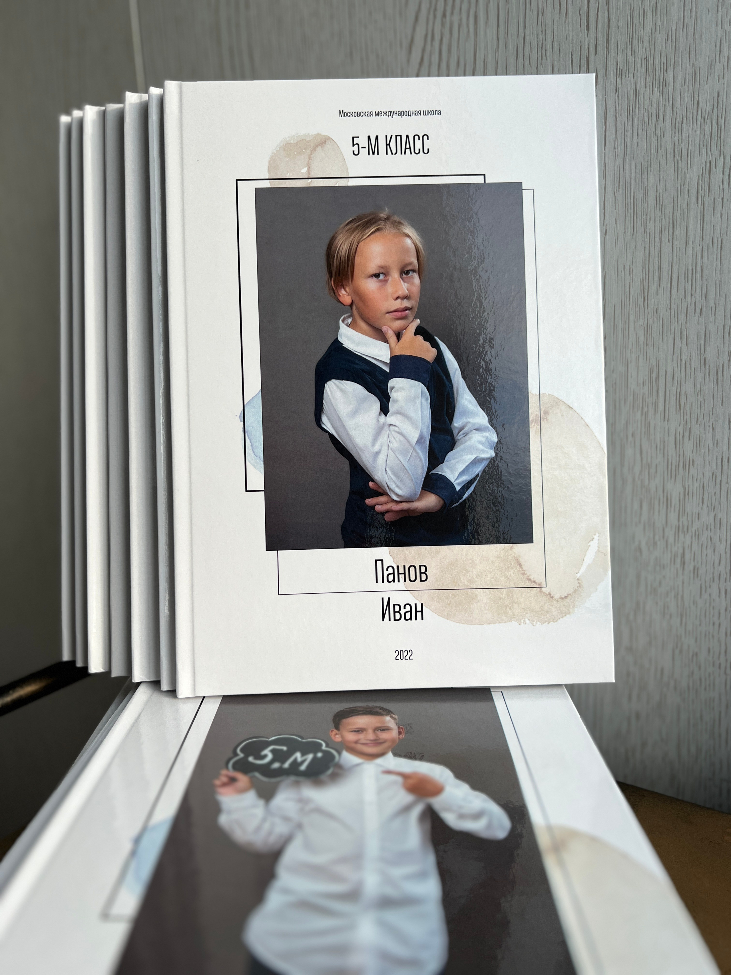 Дизайны выпускных книг для школы. Семейный и детский фотограф в Москве Роксана Давлятерова