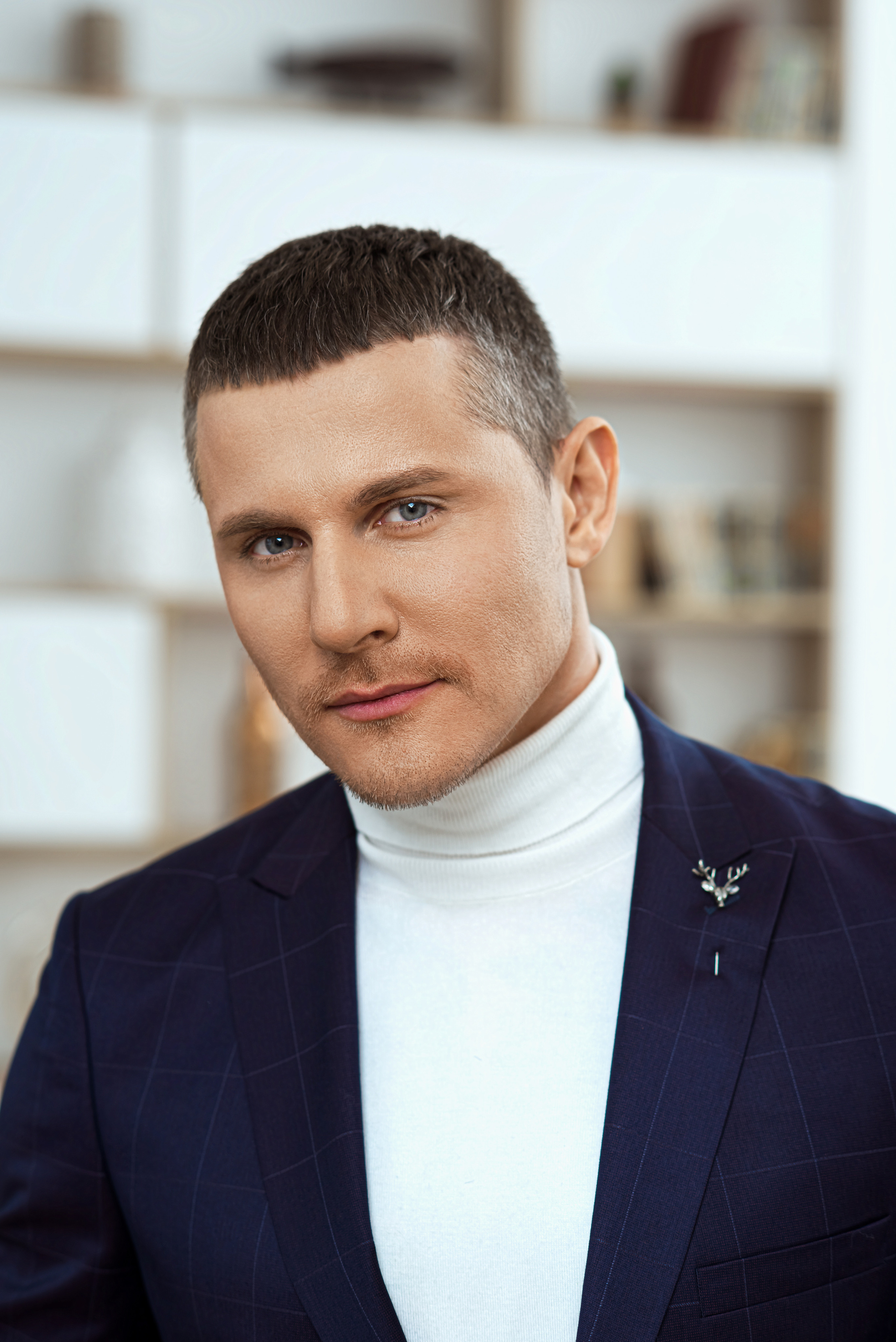 Александр артист