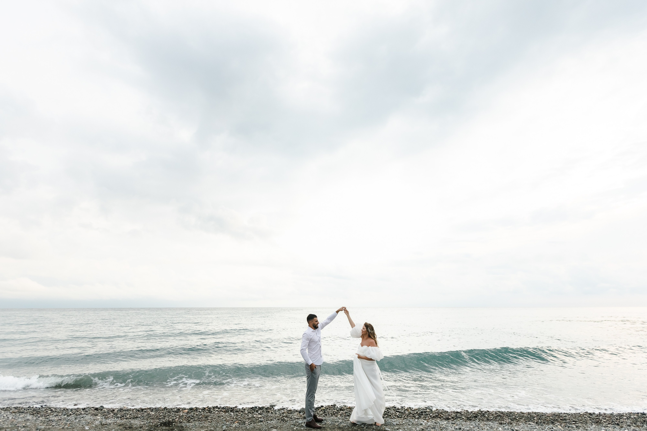 Фотограф Адлер. Идеальная фотосессия на фоне моря. Свадебный фотограф в Абхазии, Сухум, Гагра, Сочи