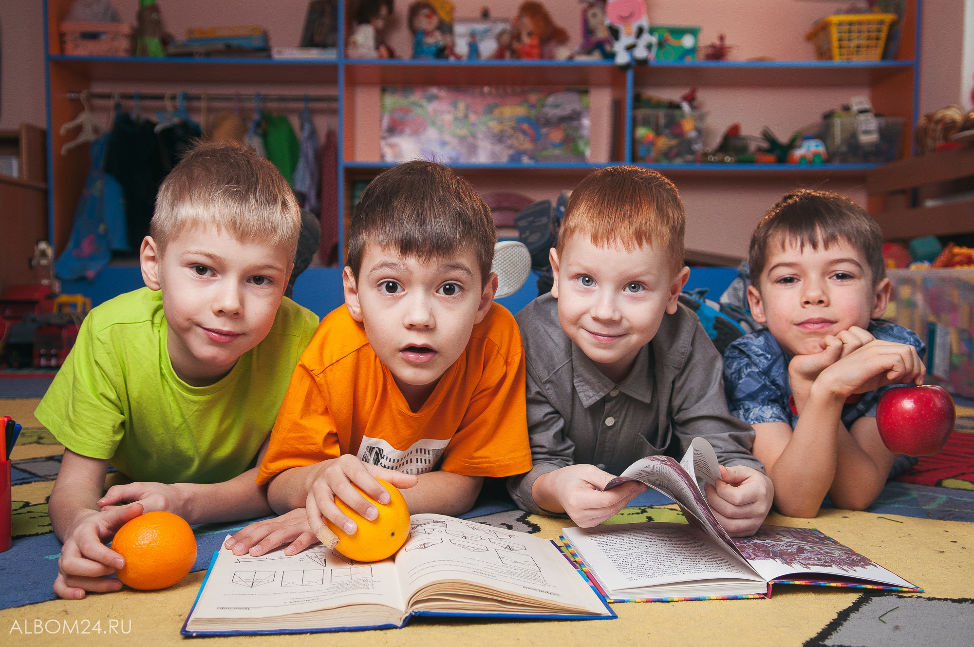 Съемка на выпускной альбом Сад № 242, гр. Ёлочка. Выпускные альбомы и фотосъемка в Красноярске