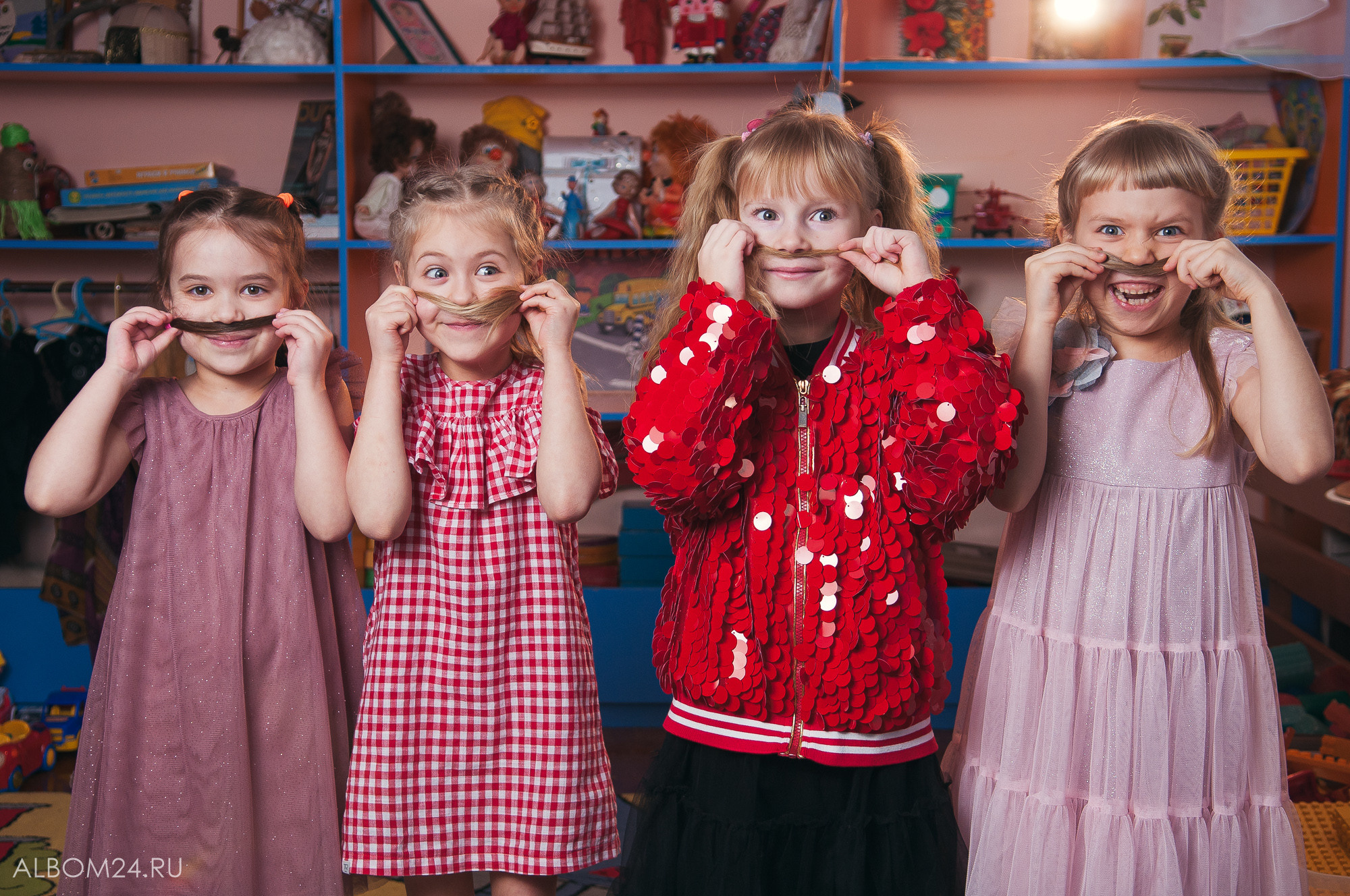 Съемка на выпускной альбом Сад № 242, гр. Ёлочка. Выпускные альбомы и фотосъемка в Красноярске