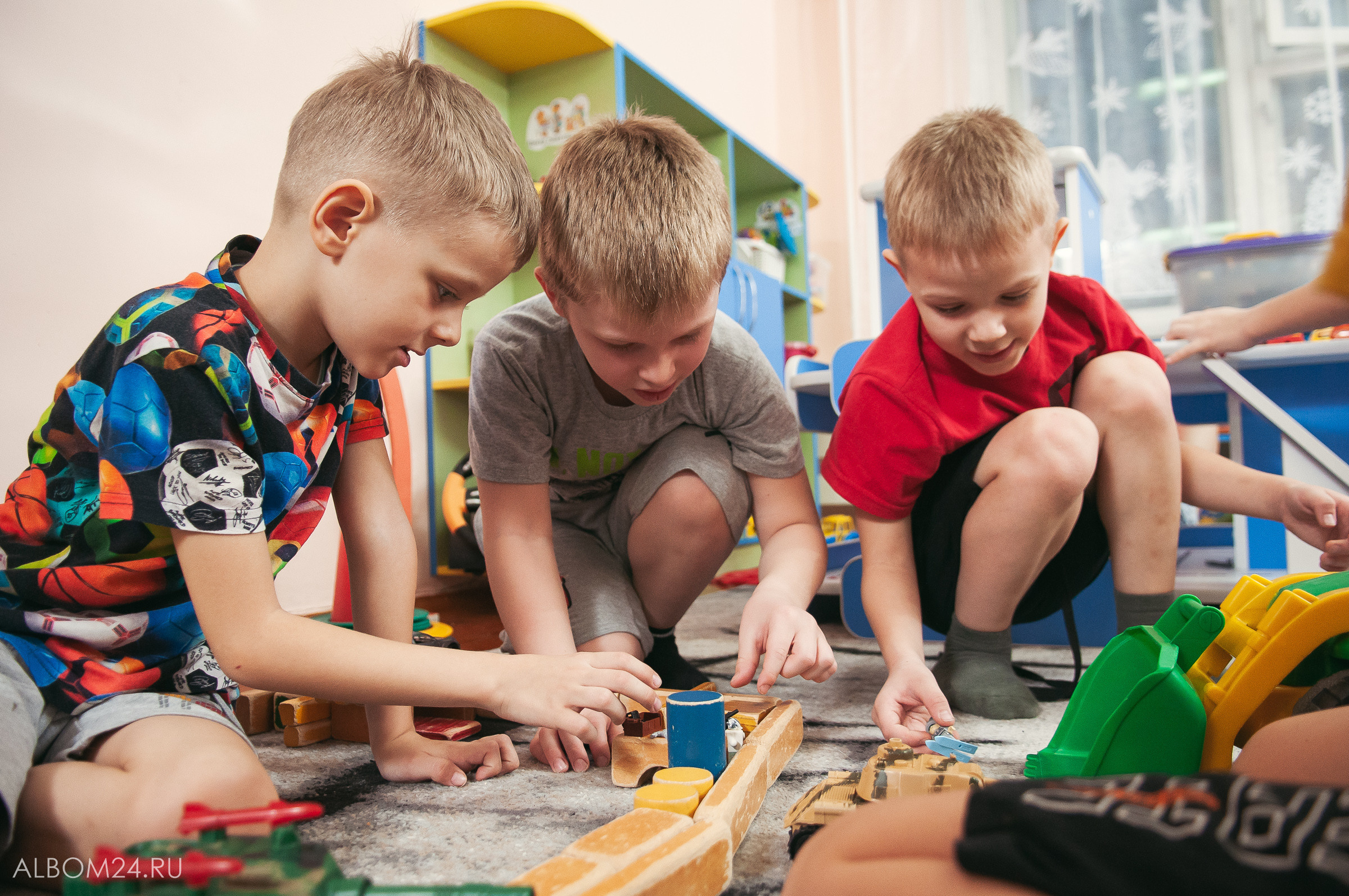 Съемка на выпускной альбом Сад № 169, гр. Божьи коровки. Выпускные альбомы и фотосъемка в Красноярске