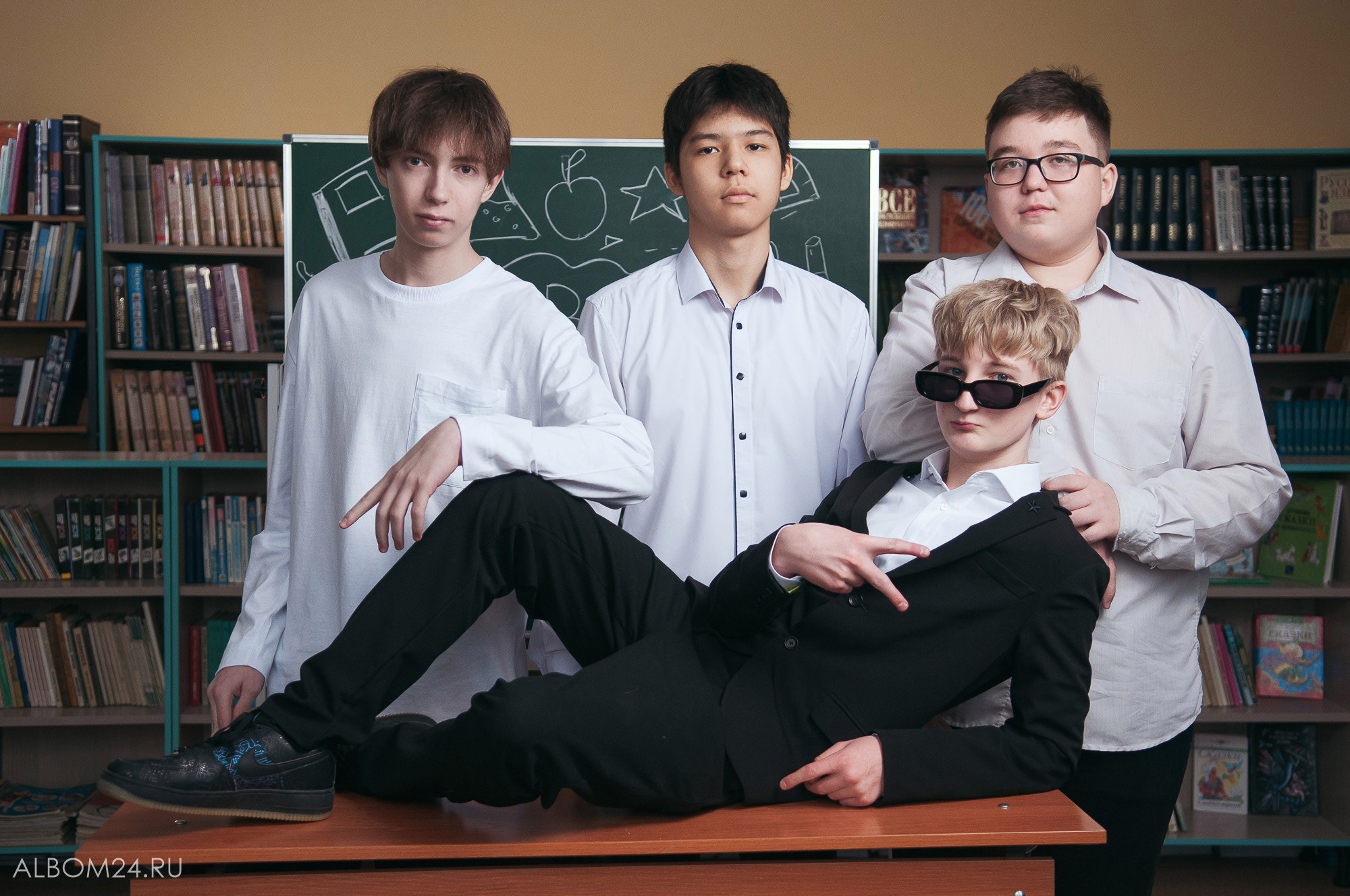 Съемка на выпускной альбом Гимназия № 11, 9В. Выпускные альбомы и фотосъемка в Красноярске