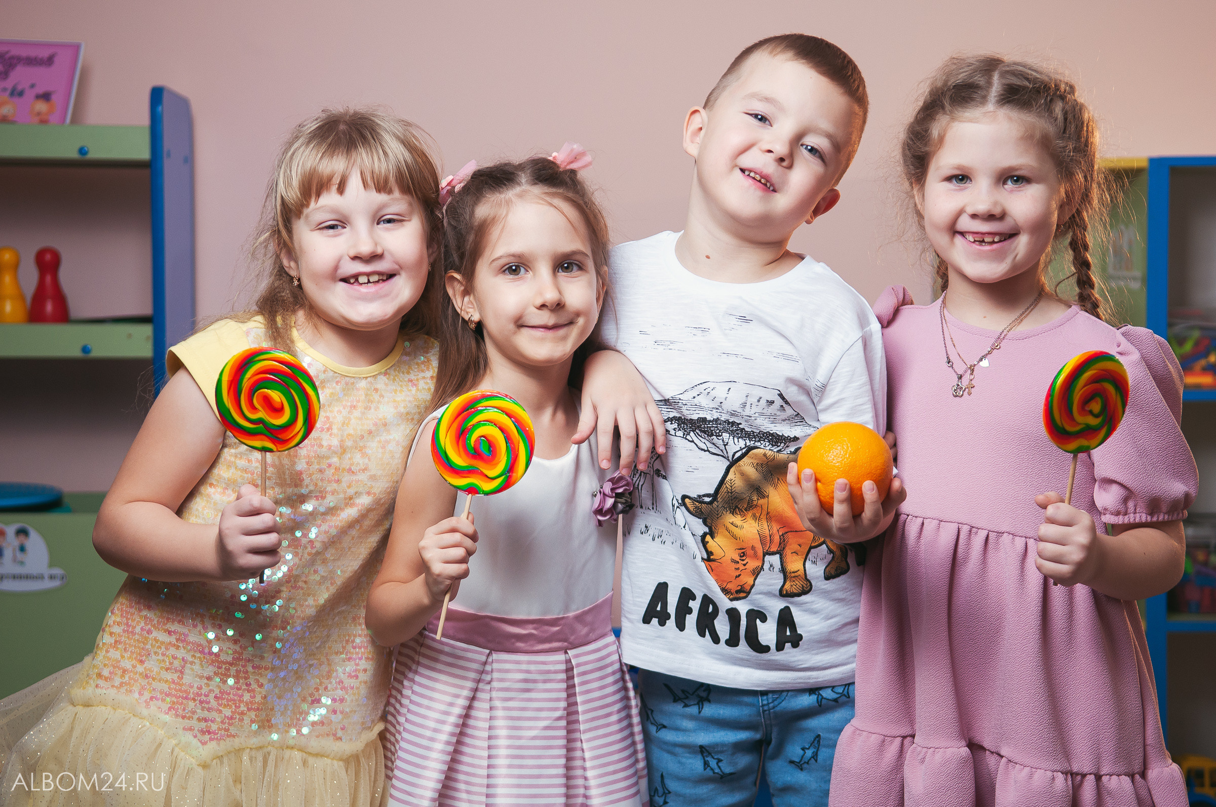 Съемка на выпускной альбом Сад № 169, гр. Божьи коровки. Выпускные альбомы и фотосъемка в Красноярске