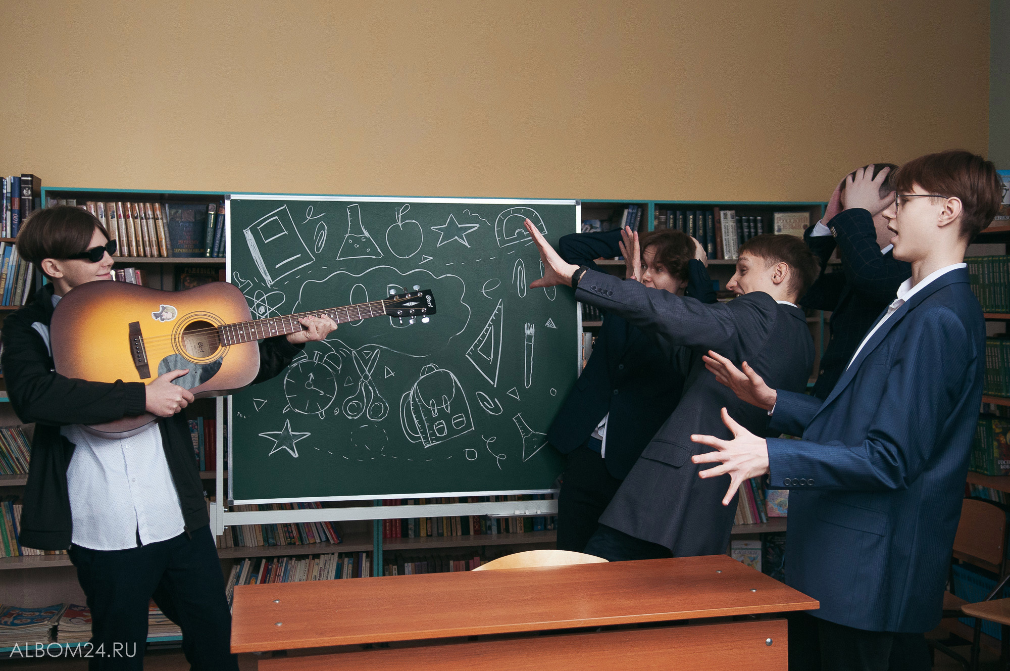 Съемка на выпускной альбом Гимназия № 11, 9В. Выпускные альбомы и фотосъемка в Красноярске