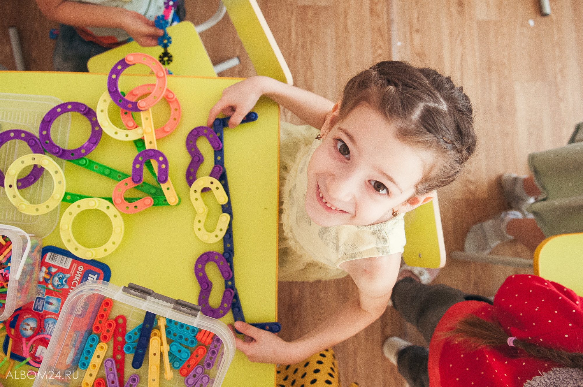 Съемка на выпускной альбом сад № 296, гр. Непоседы. Выпускные альбомы и фотосъемка в Красноярске