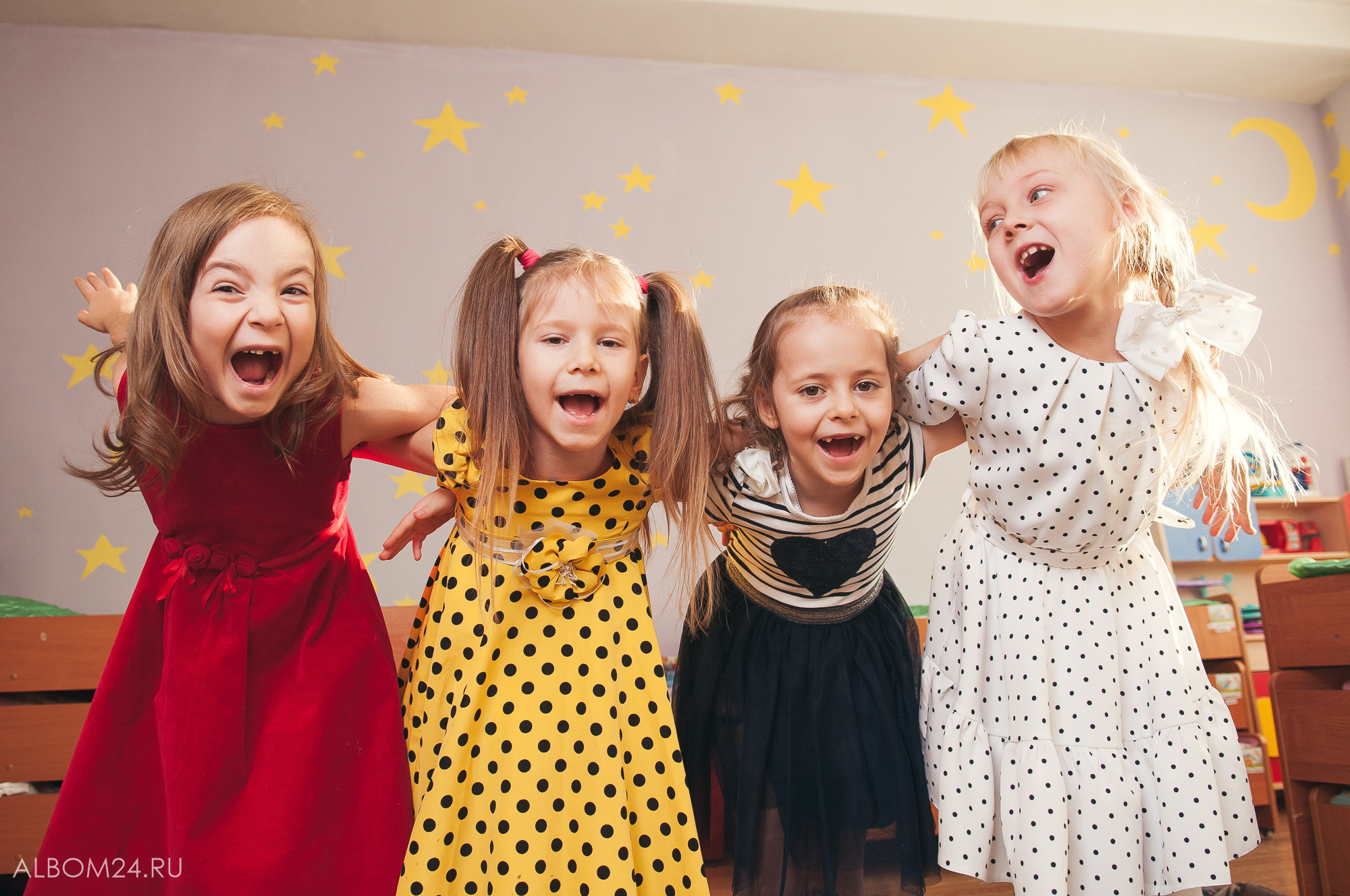 Съемка на выпускной альбом сад № 296, гр. Непоседы. Выпускные альбомы и фотосъемка в Красноярске