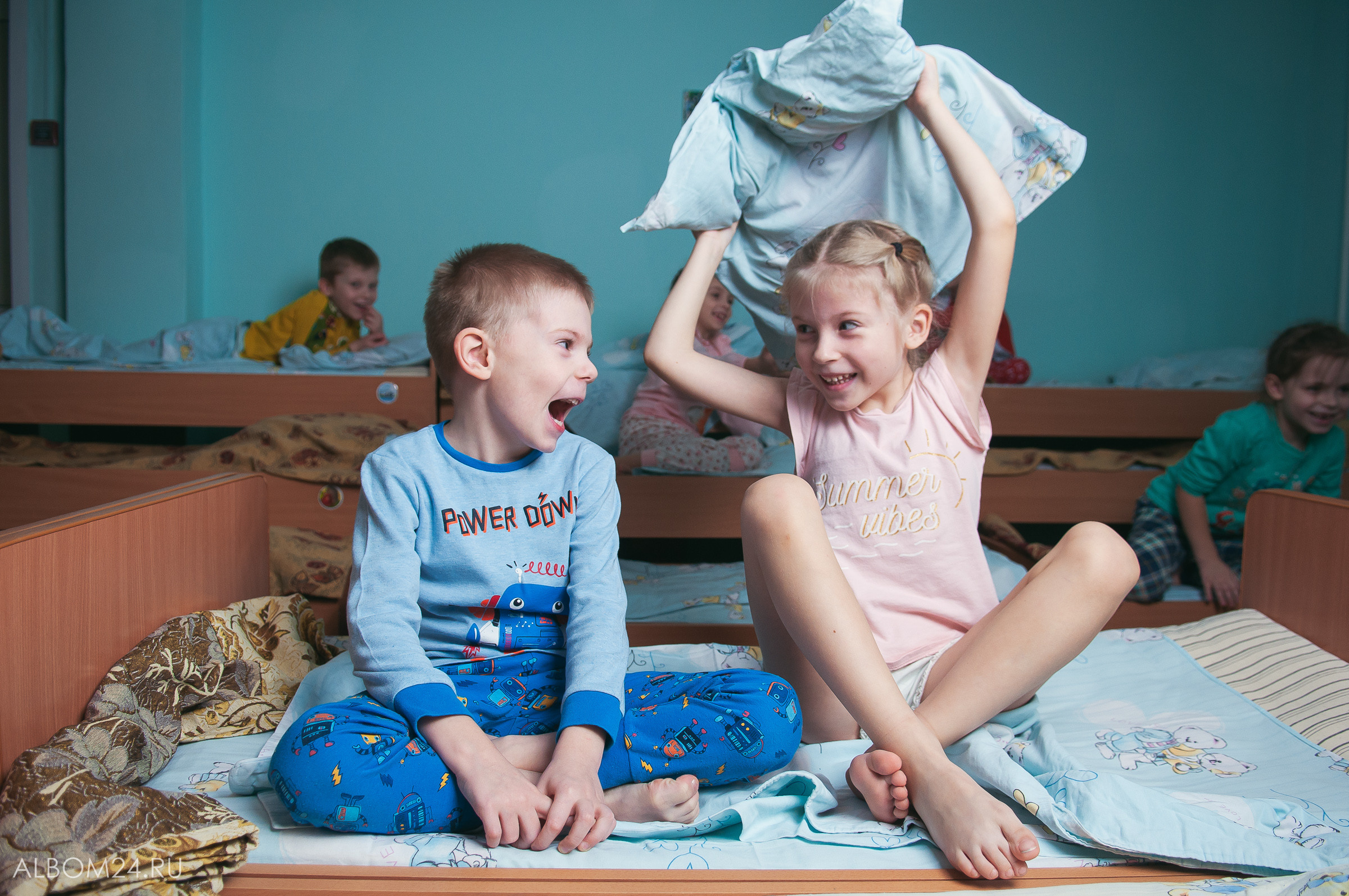 Съемка на выпускной альбом Сад № 169, гр. Божьи коровки. Выпускные альбомы и фотосъемка в Красноярске